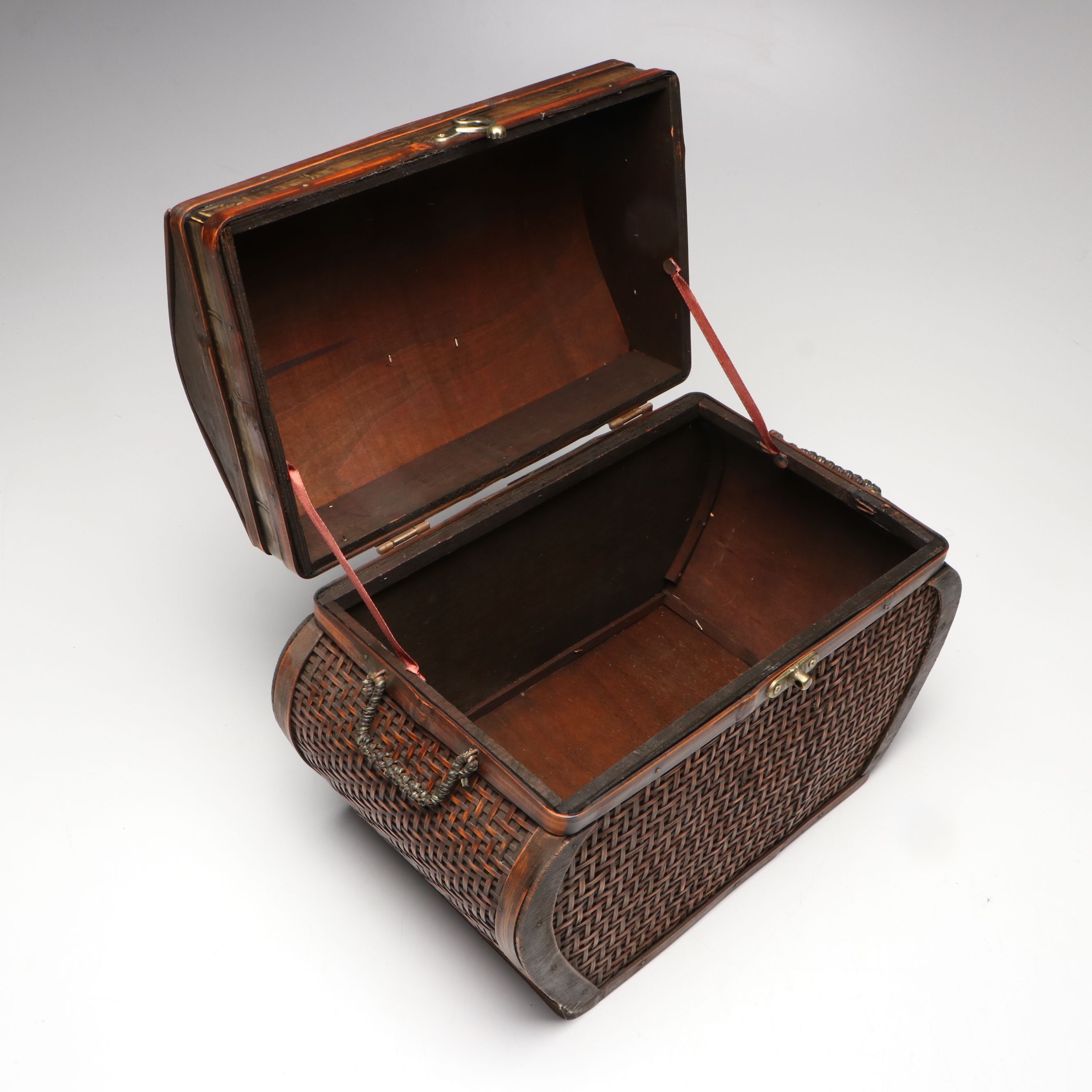 Chinese Handmade Bamboo and Rattan Decorative Box