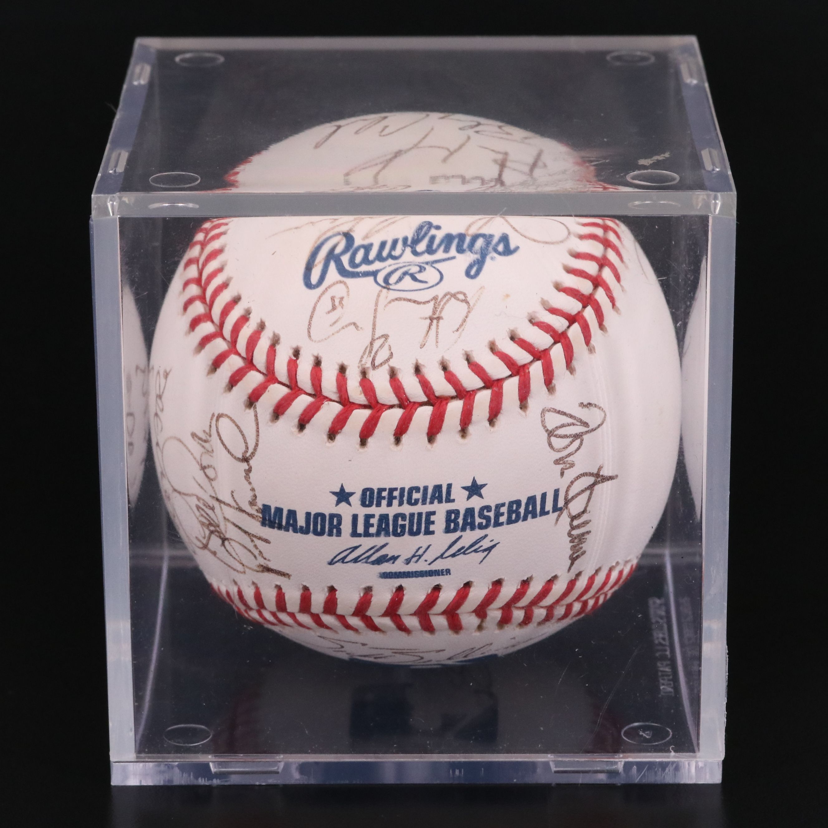 2001 Cincinnati Reds Team Signed Baseball with Bob Boone and More