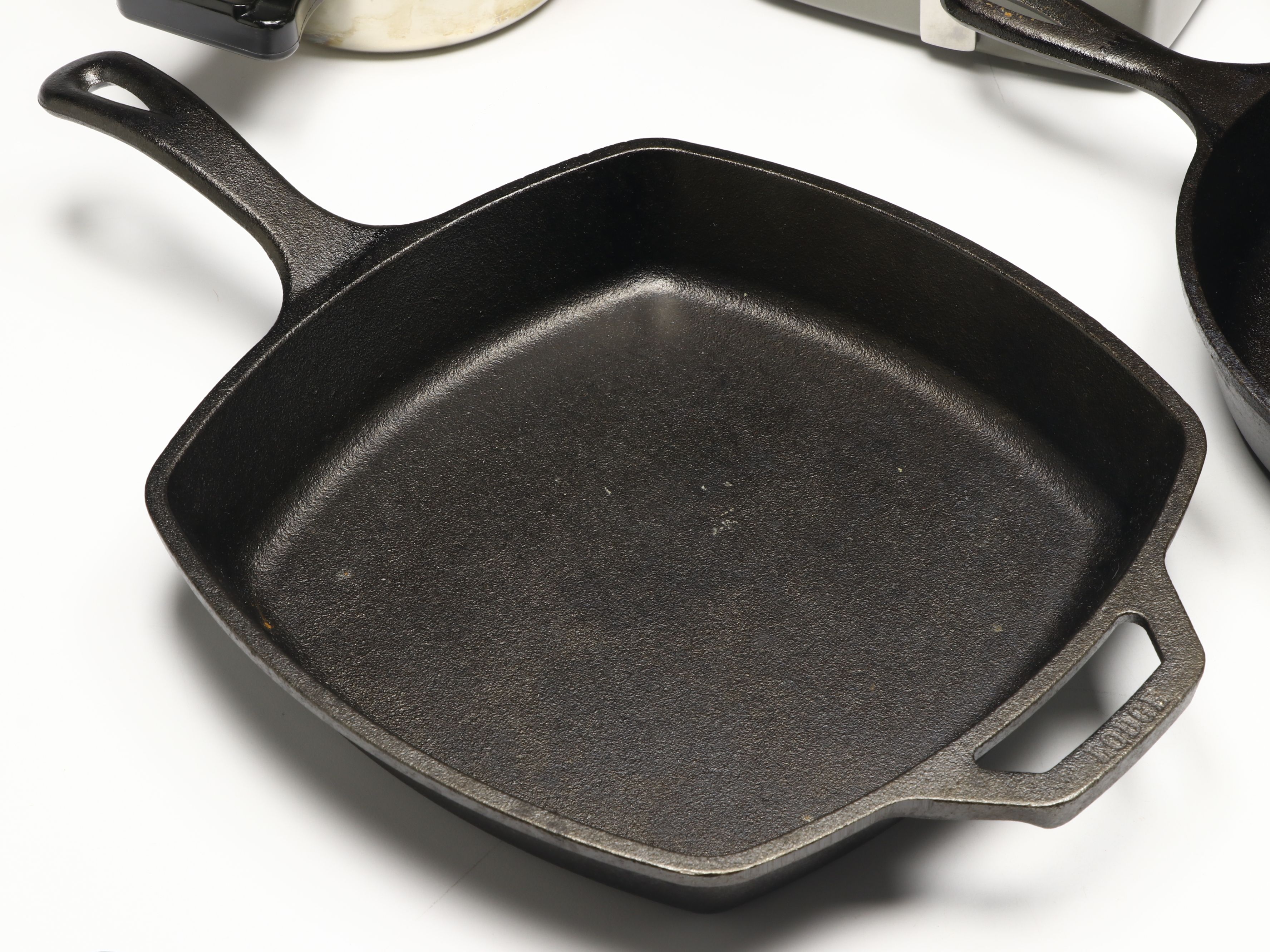 Lodge Cast Iron Skillets, All-Clad Aluminum Au Gratin Dishes and More Bakeware