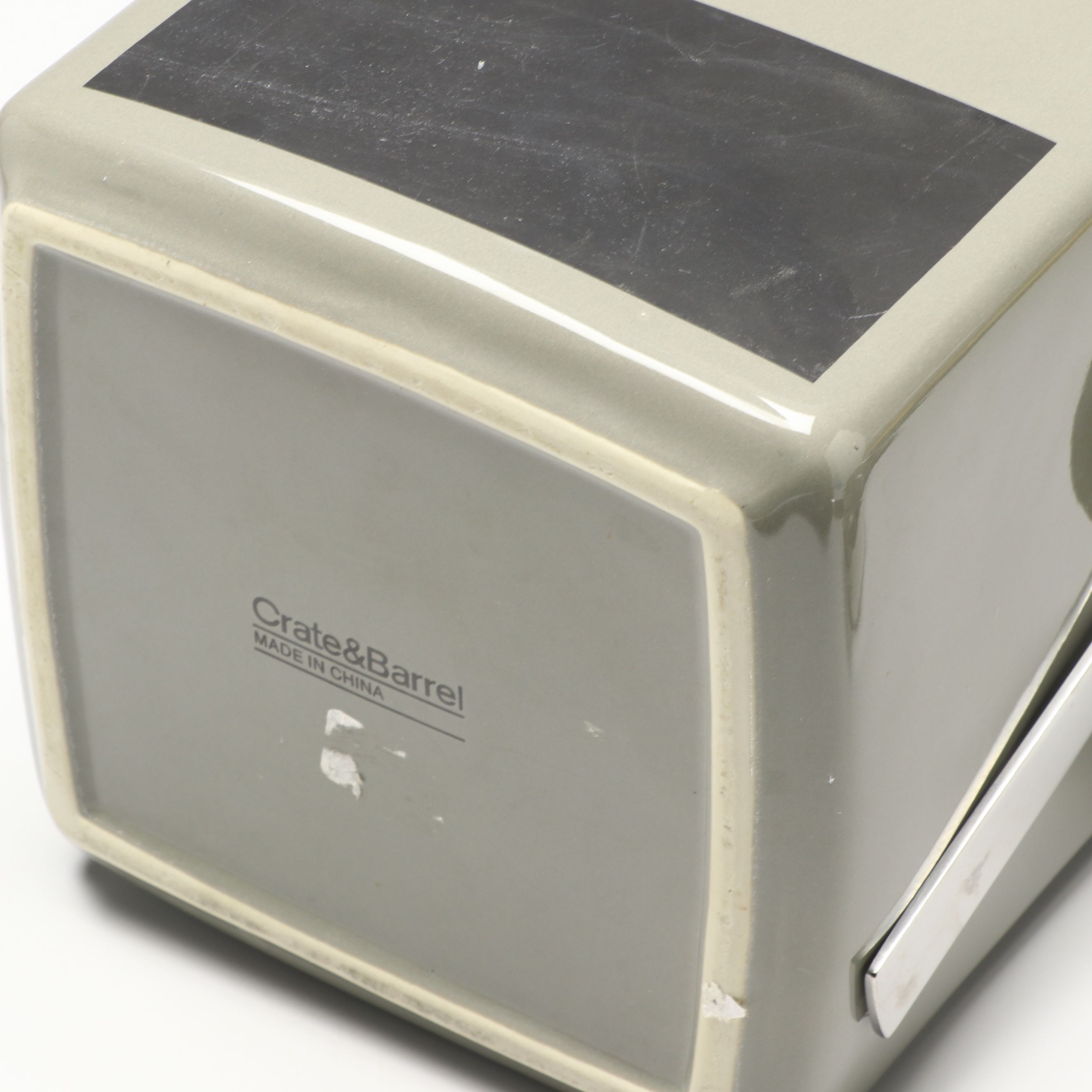 Lodge Cast Iron Skillets, All-Clad Aluminum Au Gratin Dishes and More Bakeware