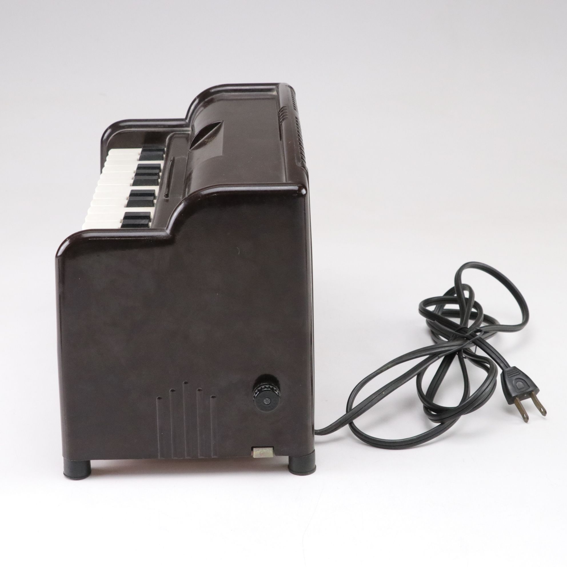 Magnus Electric Toy Organ with Metronome and Music Stand