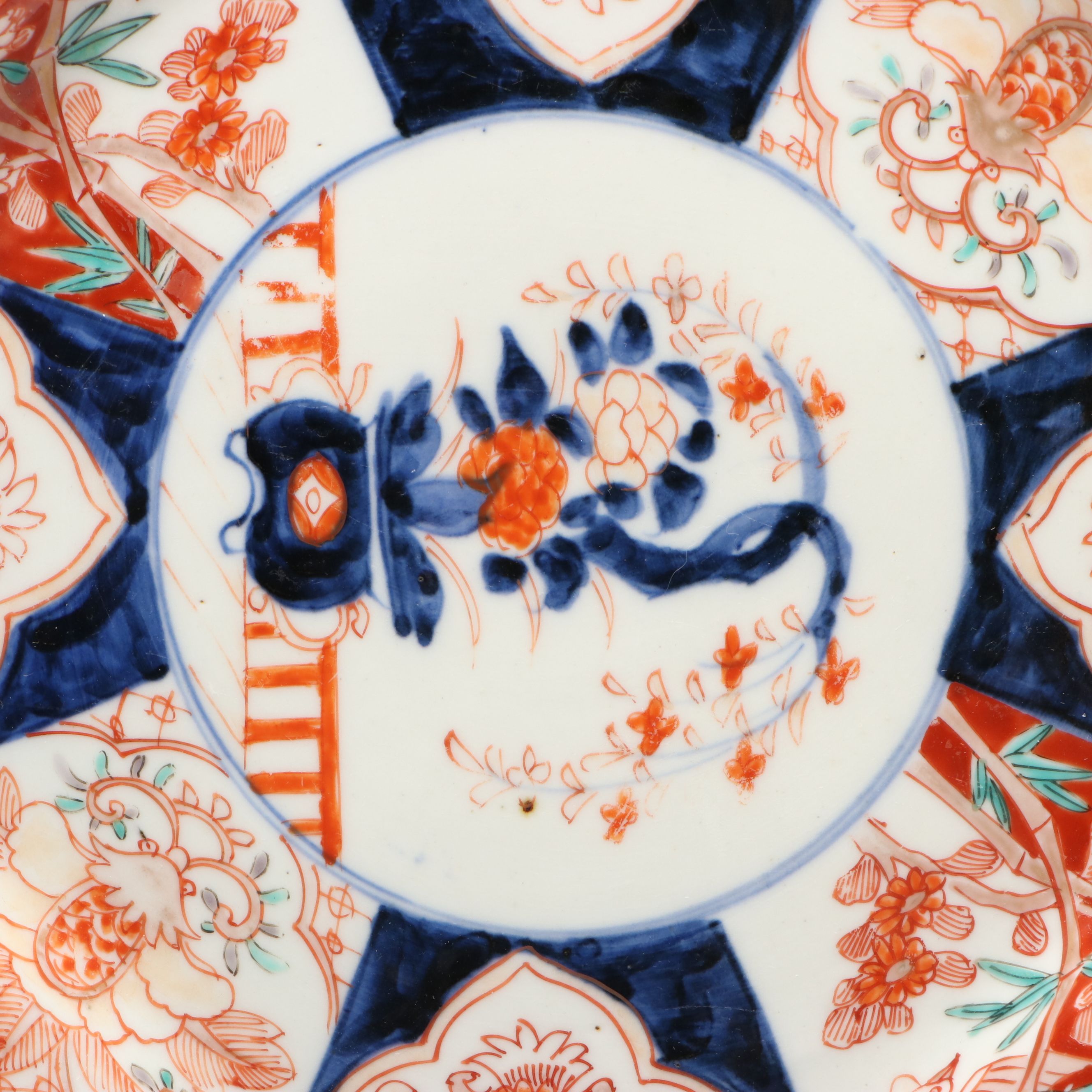 Japanese Imari Ware Porcelain Scallop Rimmed Bowls and Octagonal Shallow Dish