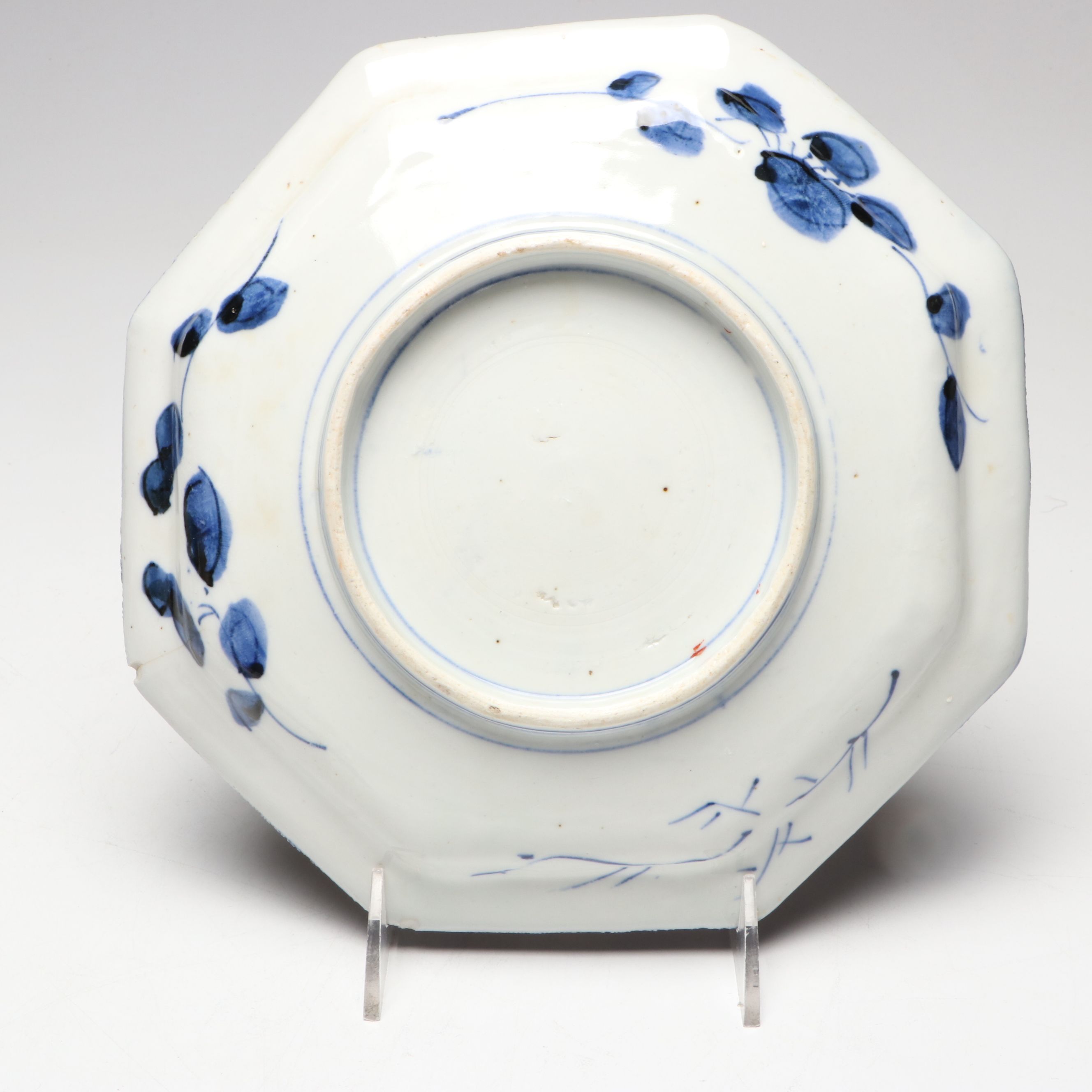 Japanese Imari Ware Porcelain Scallop Rimmed Bowls and Octagonal Shallow Dish