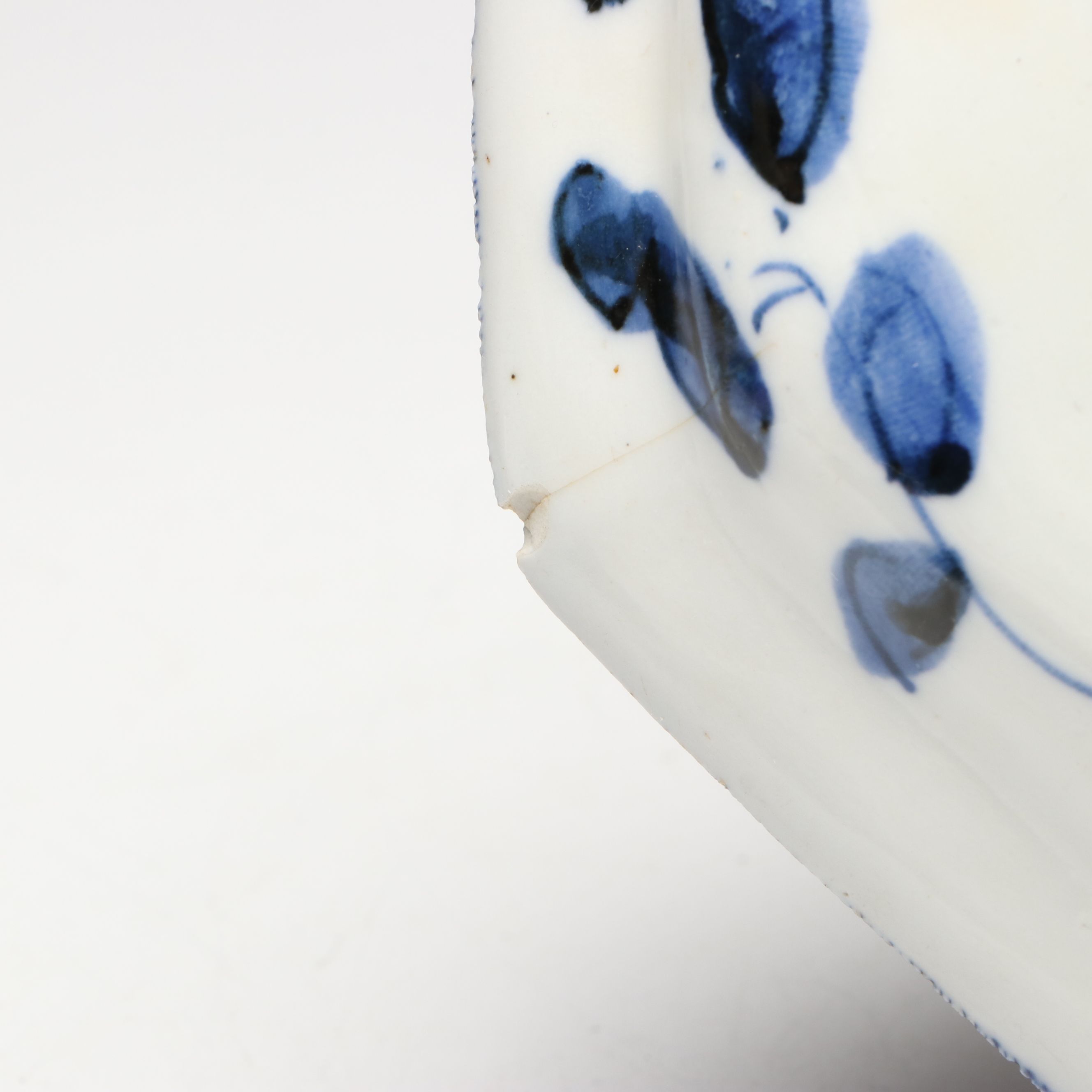 Japanese Imari Ware Porcelain Scallop Rimmed Bowls and Octagonal Shallow Dish