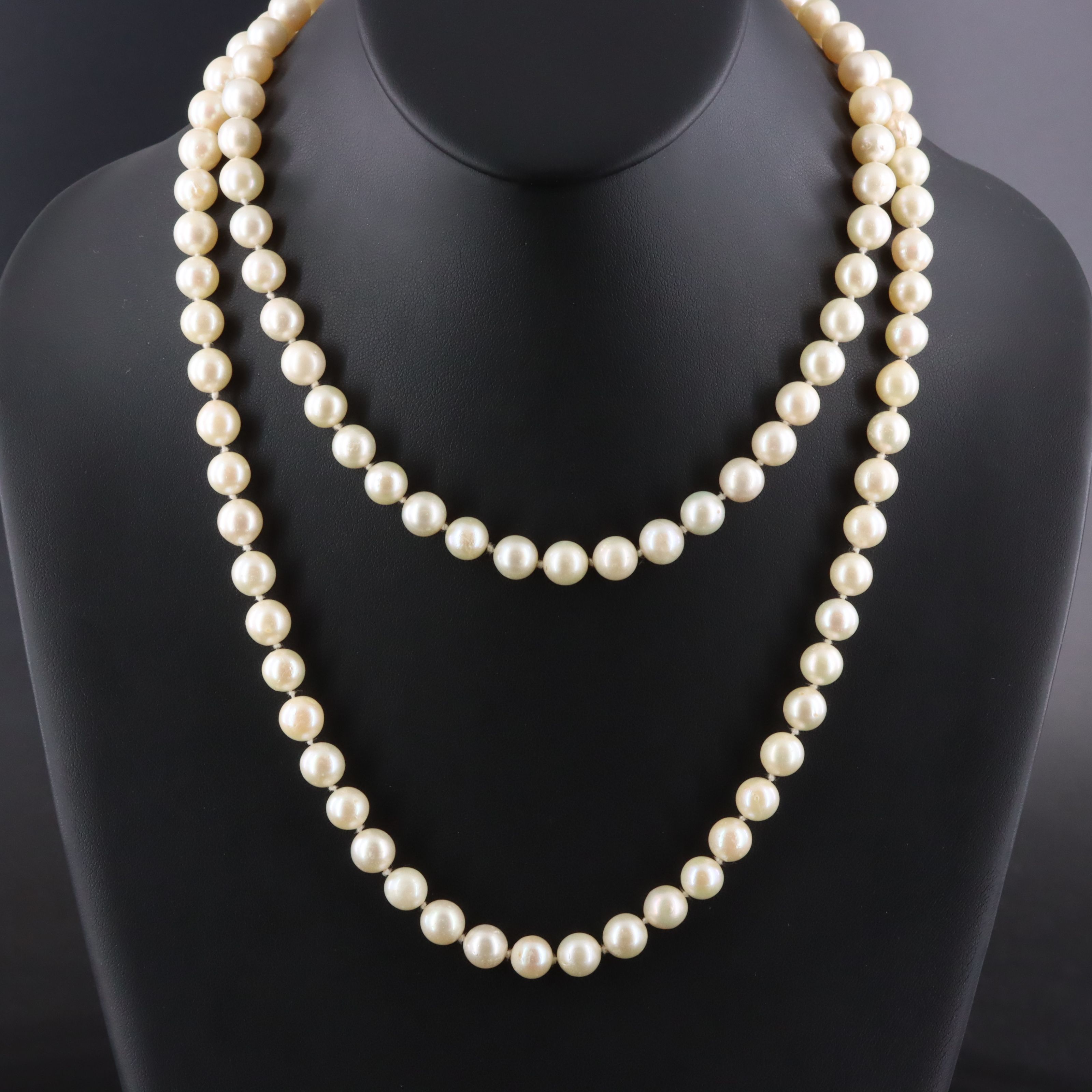 Rope Length Pearl Necklace