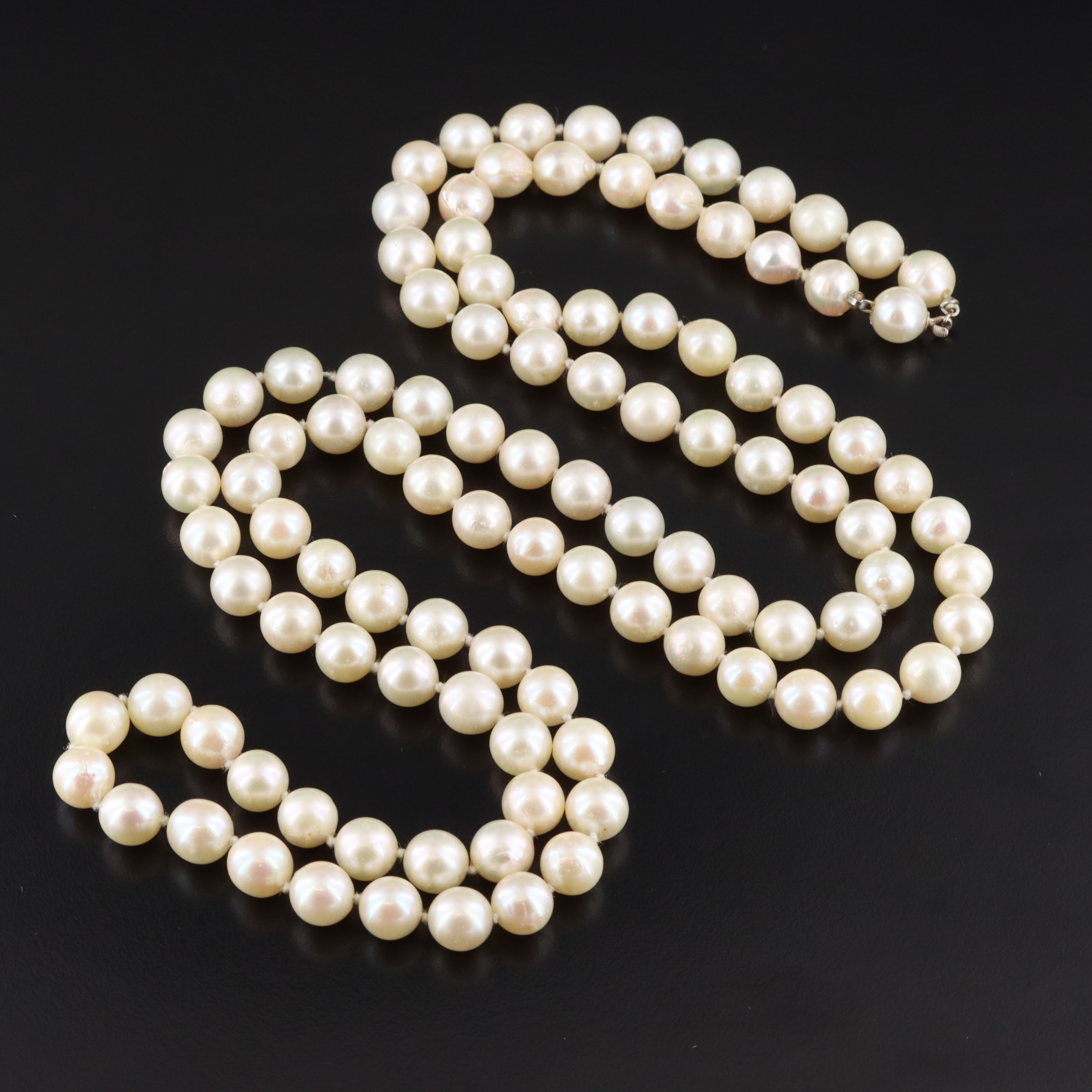 Rope Length Pearl Necklace