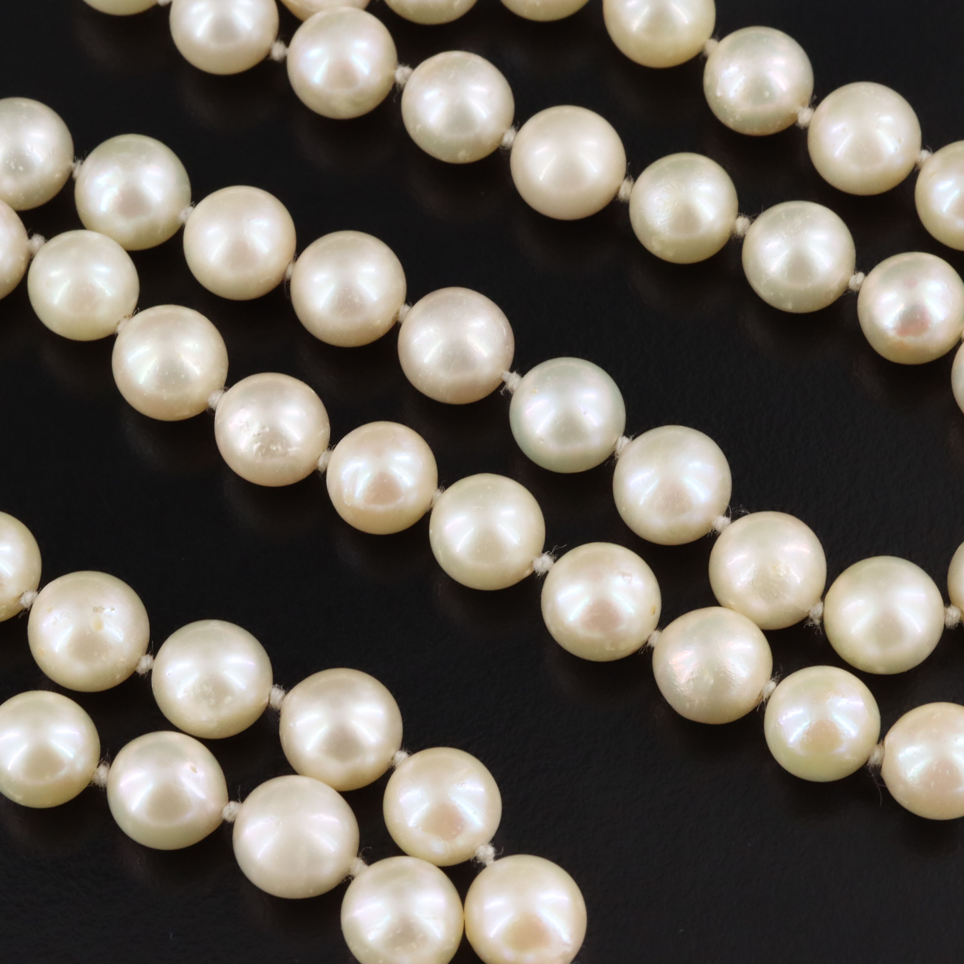 Rope Length Pearl Necklace