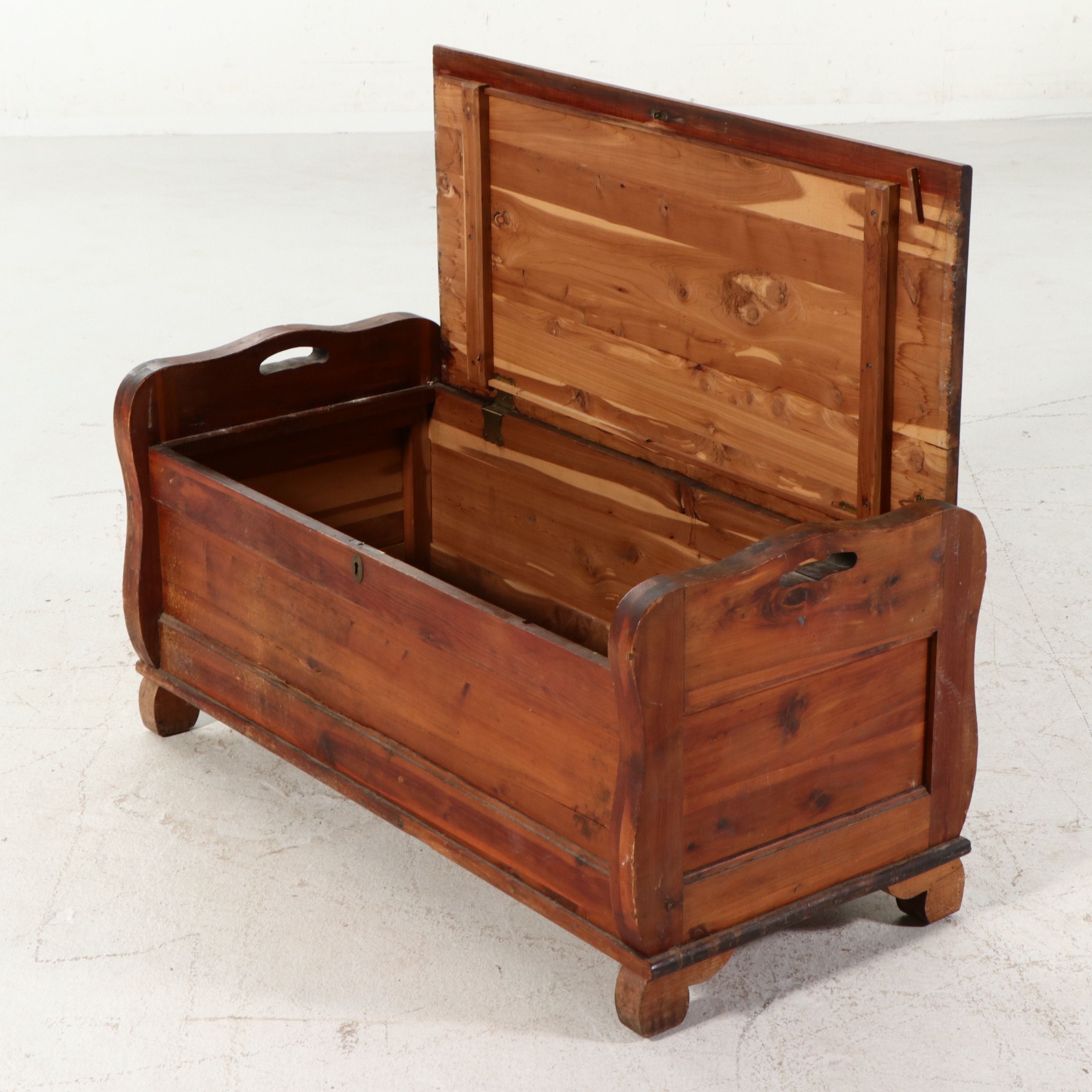 Cedar Chest with Scroll Splayed Sides, Early to Mid-20th Century