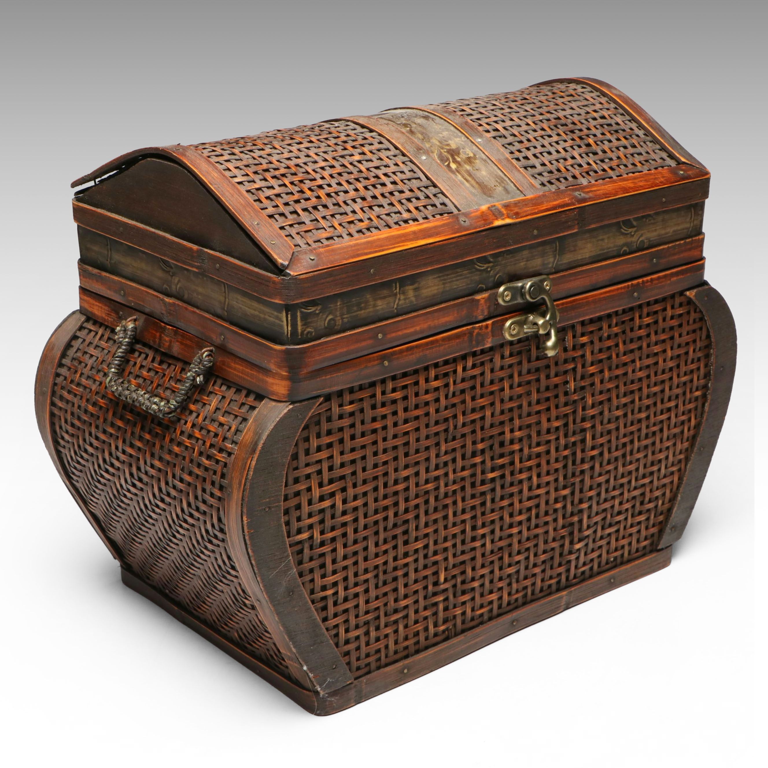 Chinese Handmade Bamboo and Rattan Decorative Box