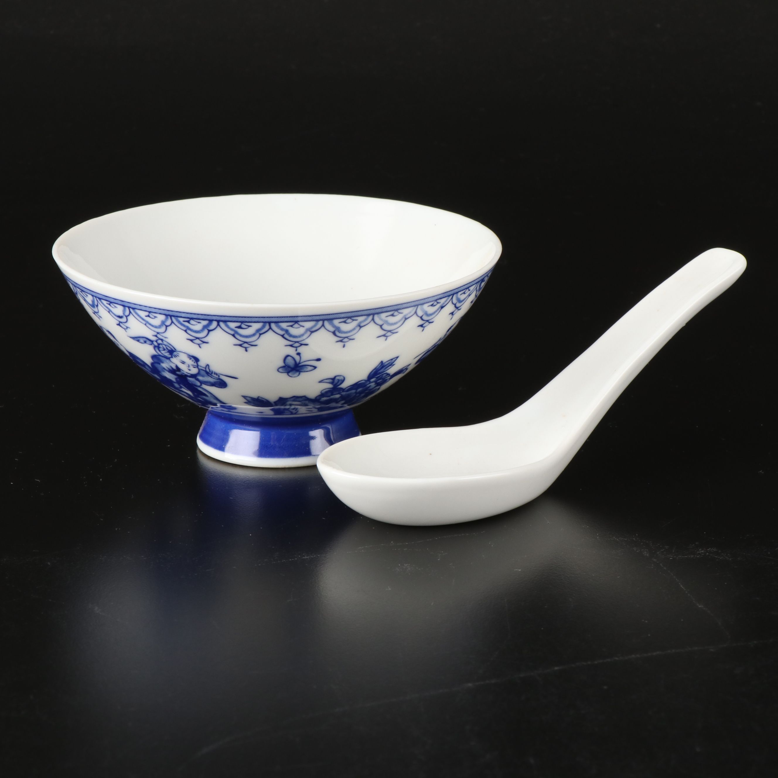 Chinese Blue and White Porcelain Soup Bowls and Spoons