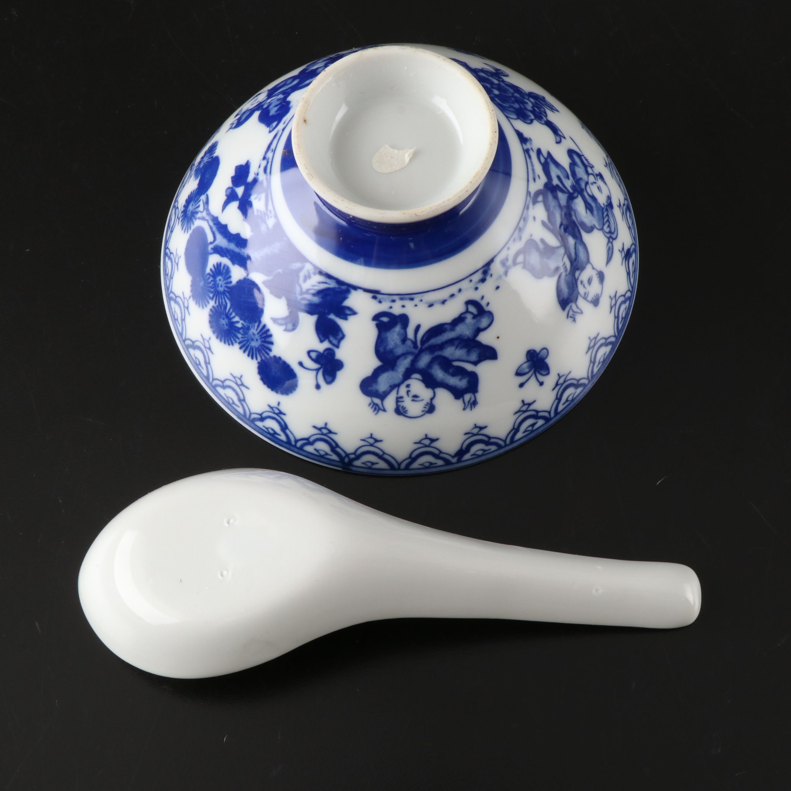 Chinese Blue and White Porcelain Soup Bowls and Spoons