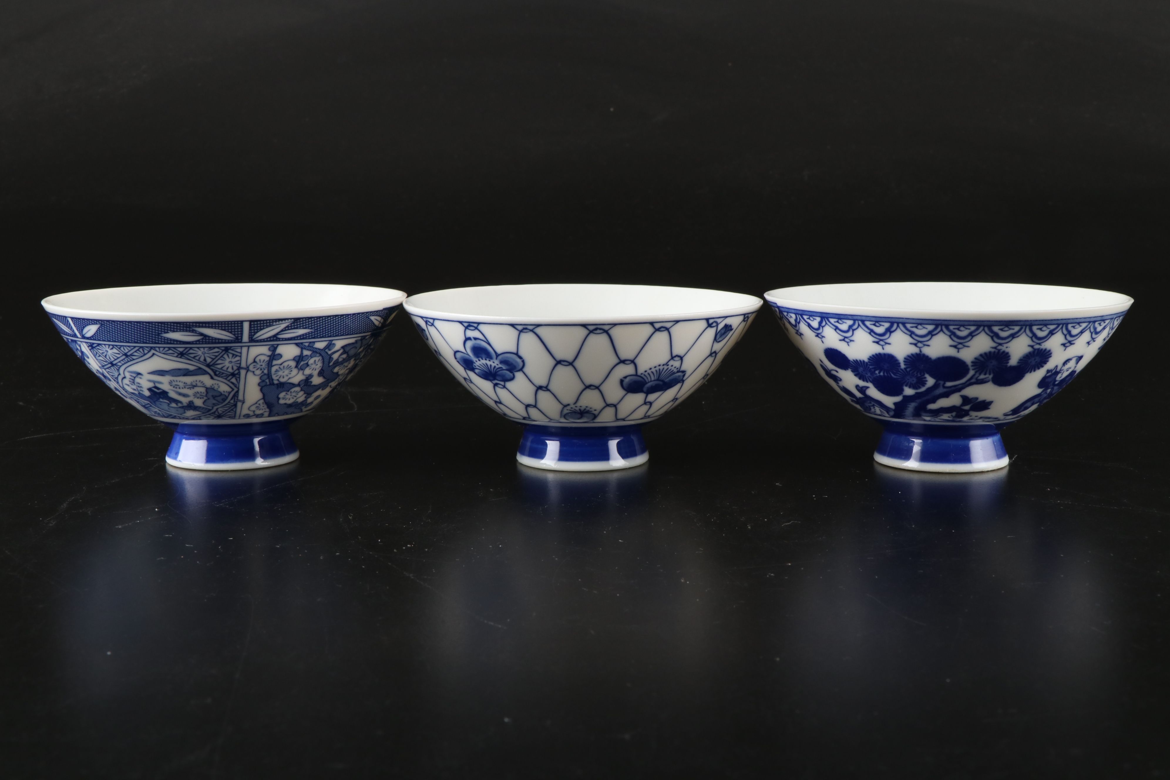 Chinese Blue and White Porcelain Soup Bowls and Spoons