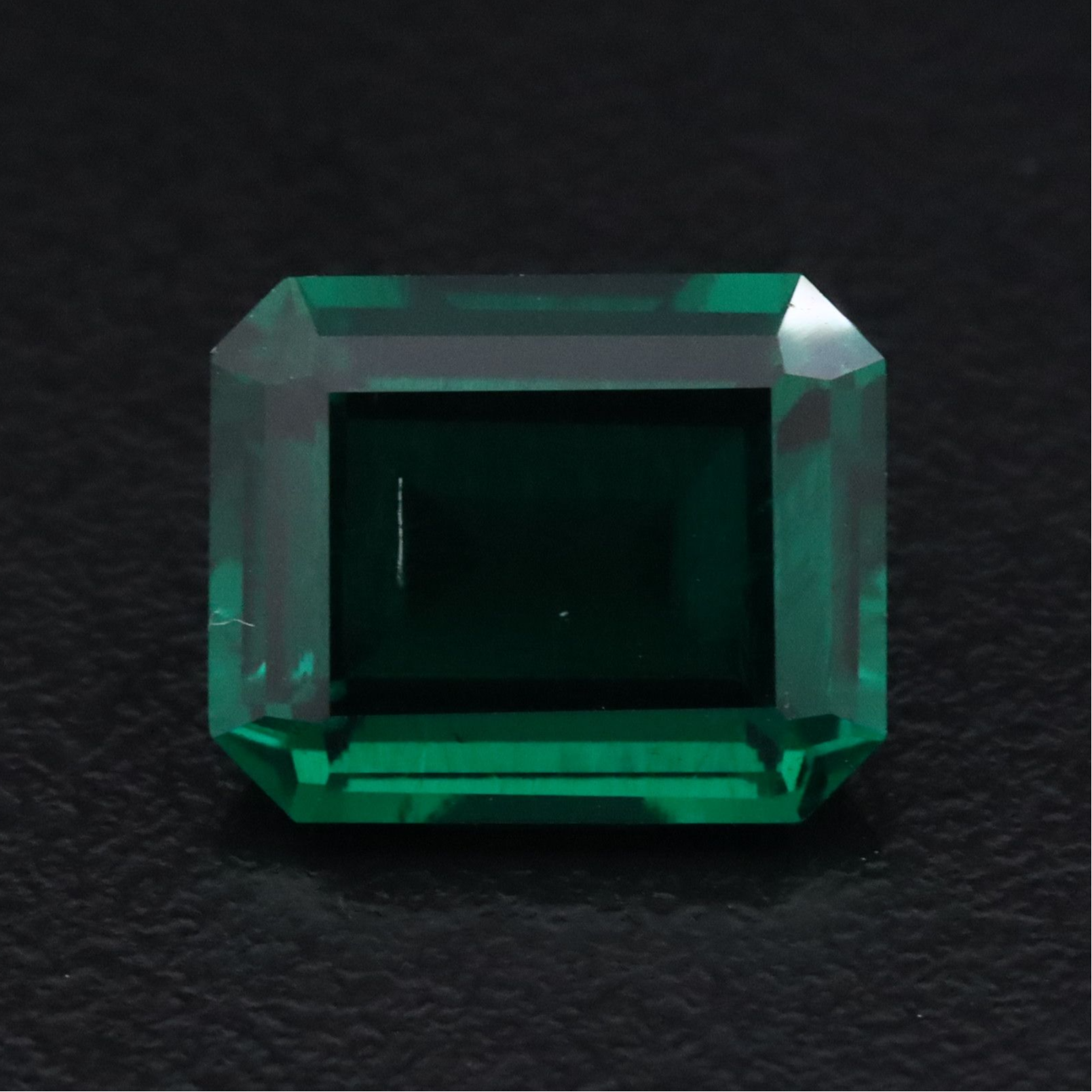 Loose 3.72 CT Lab Grown Emerald
