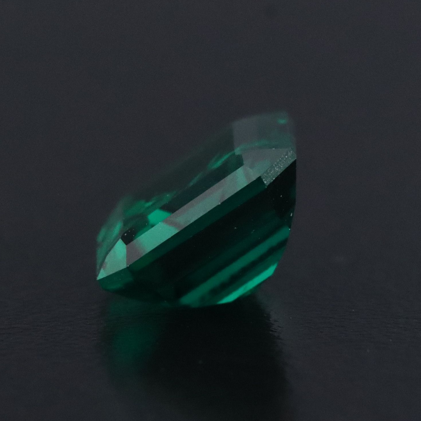 Loose 3.72 CT Lab Grown Emerald