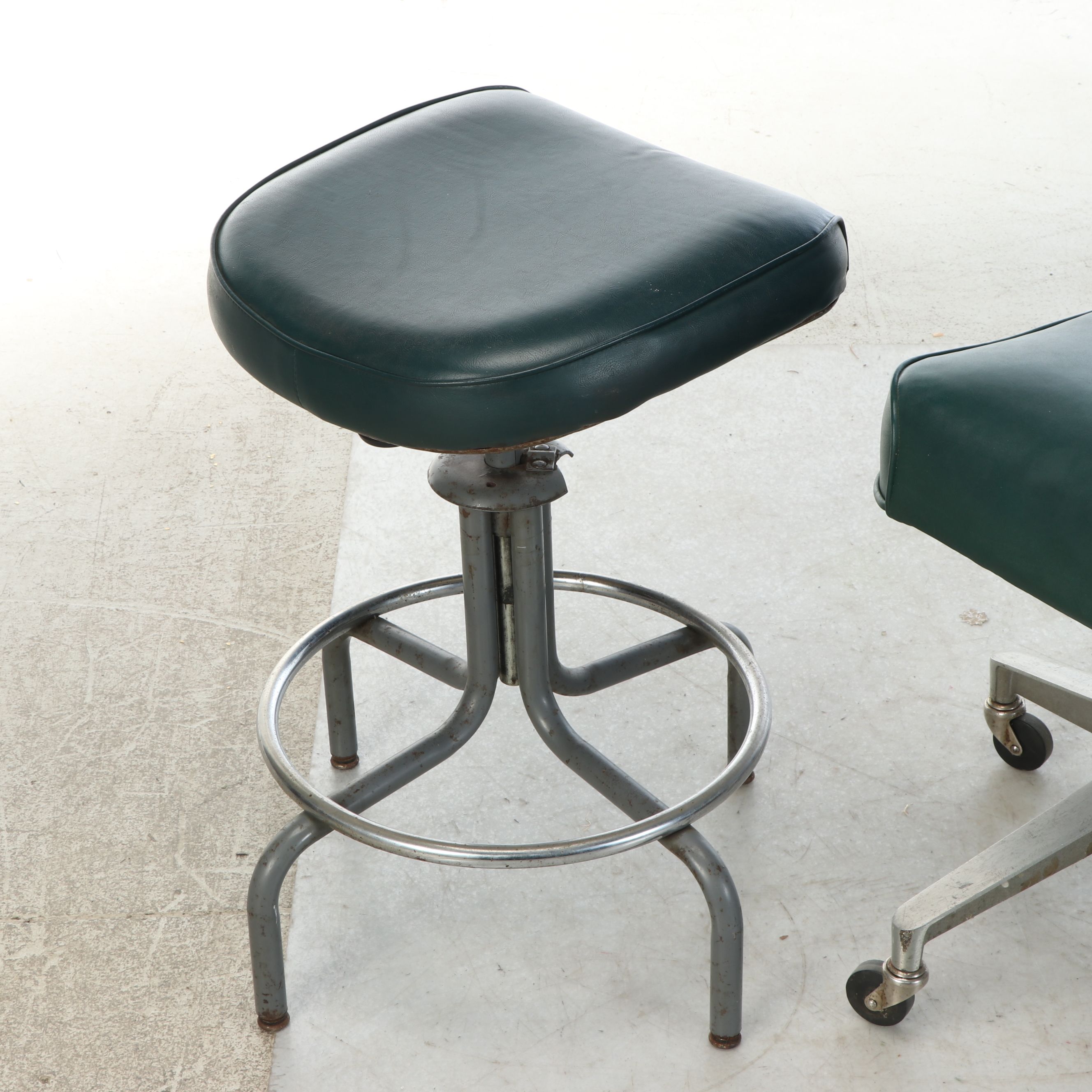Steelcase Inc. Green Rolling Chair with Other Faux Leather Swivel Stool