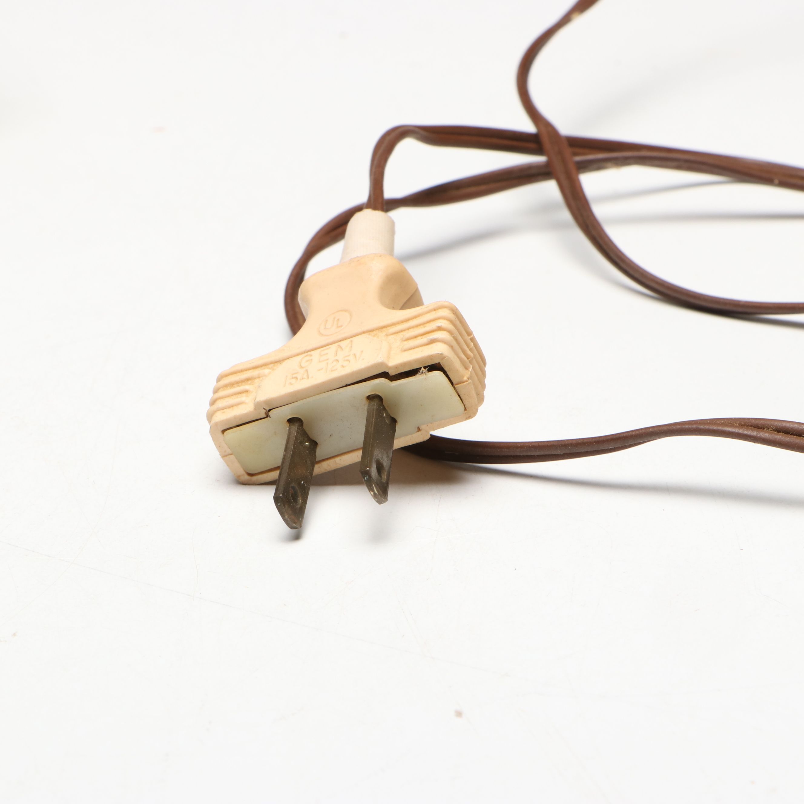 Pair of Mid Century Modern Chalkware Oriental Couple Accent Lamps, Mid-20th C