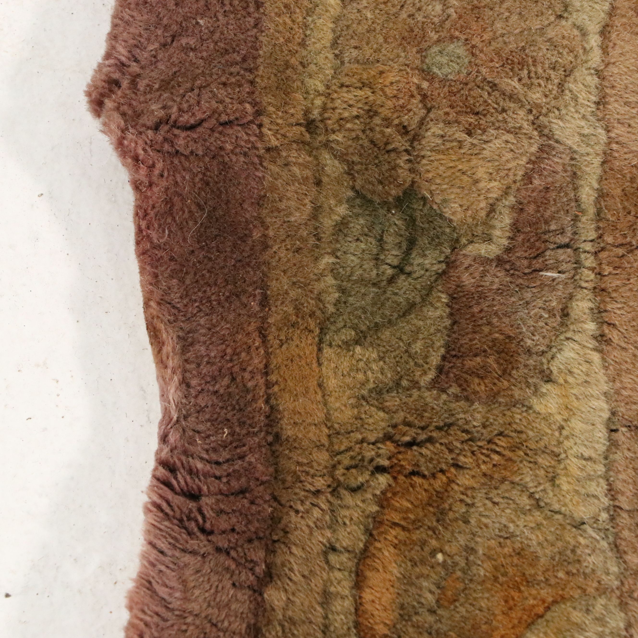 1'10 x 3'8 Hand-Tufted Yunan Chinese Accent Rug