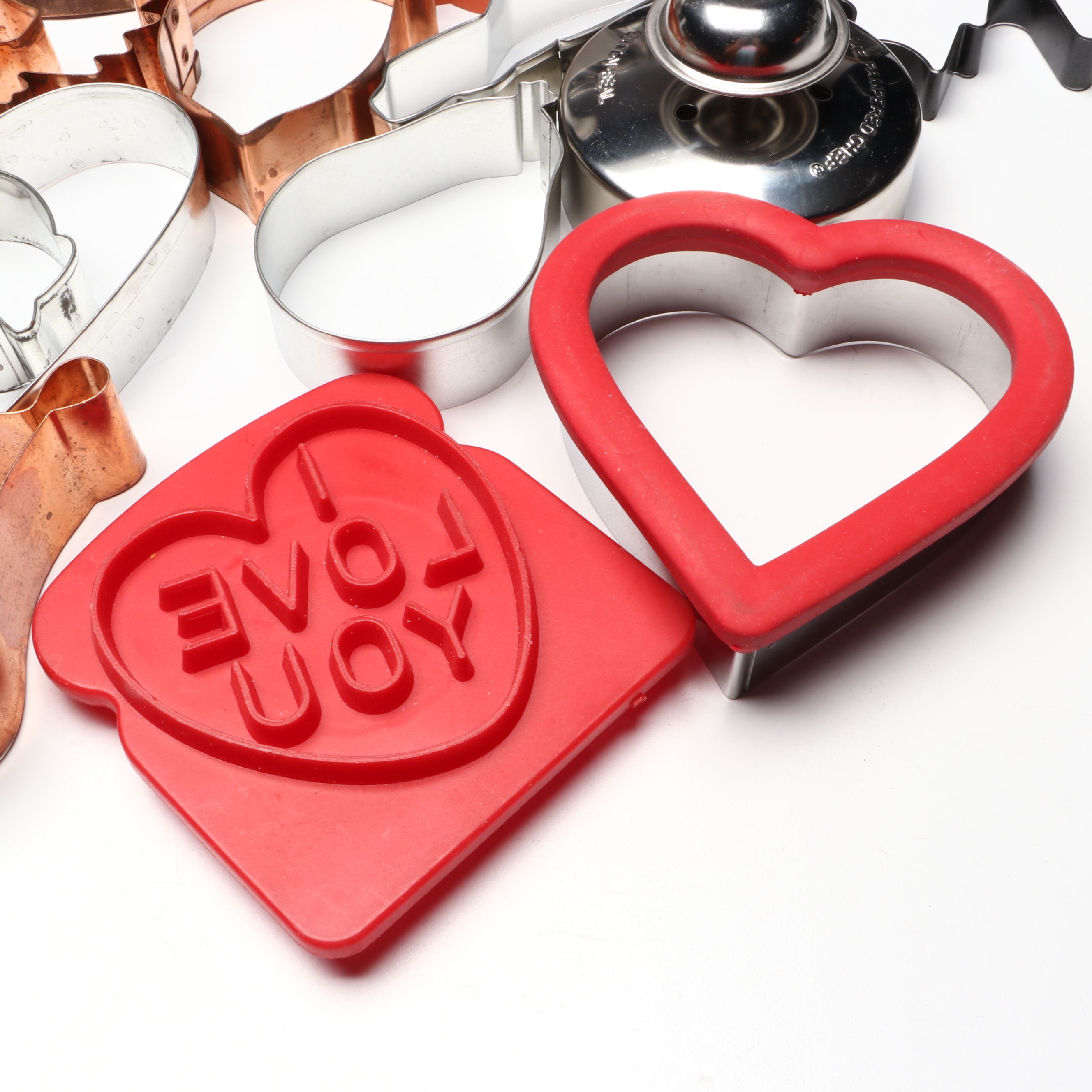 Anchor Hocking "Laurel" Casserole with More Bakeware and Kitchen Gadgets