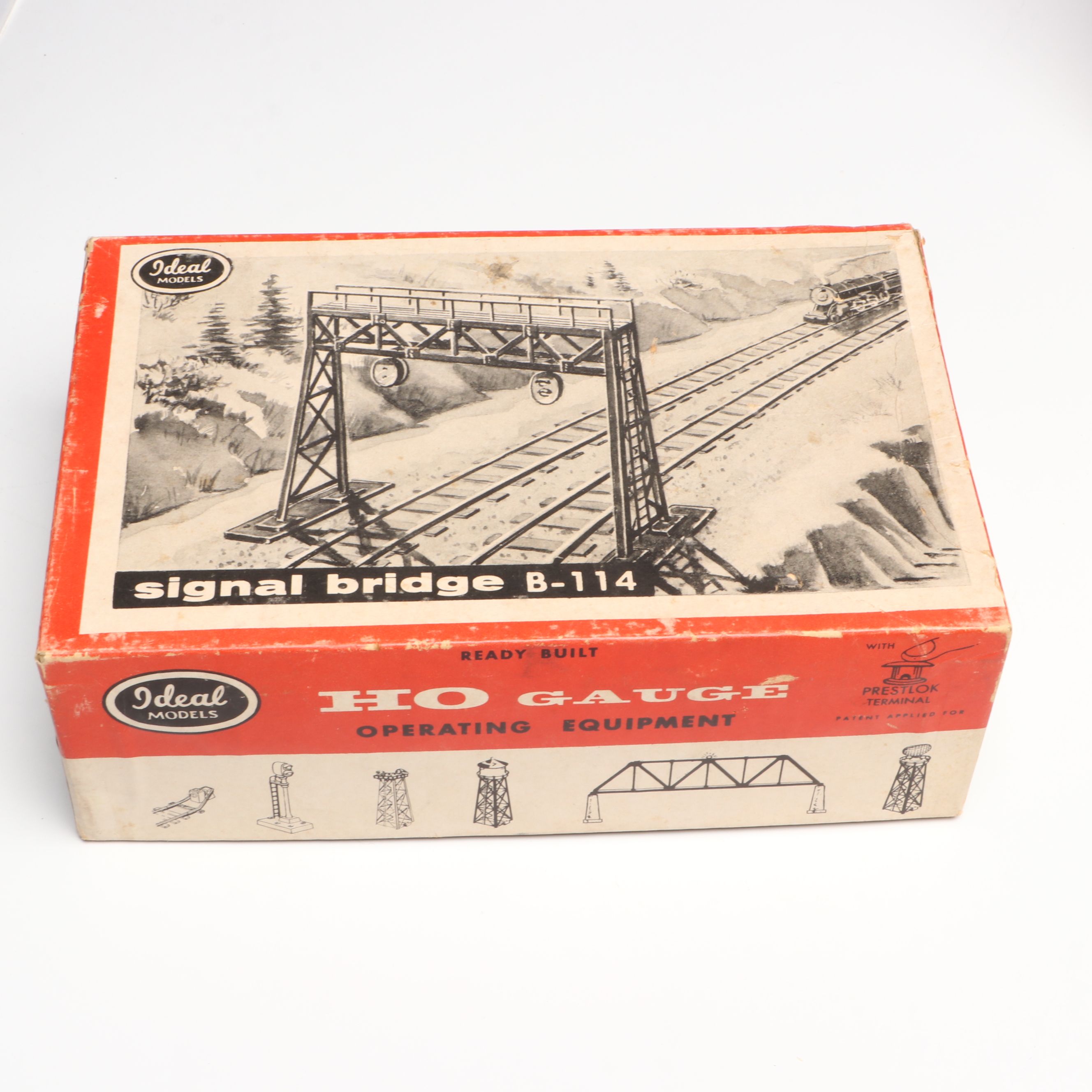 Tyco "Spirit of '76" and Other HO Scale Box Cars with Model Train Accessories