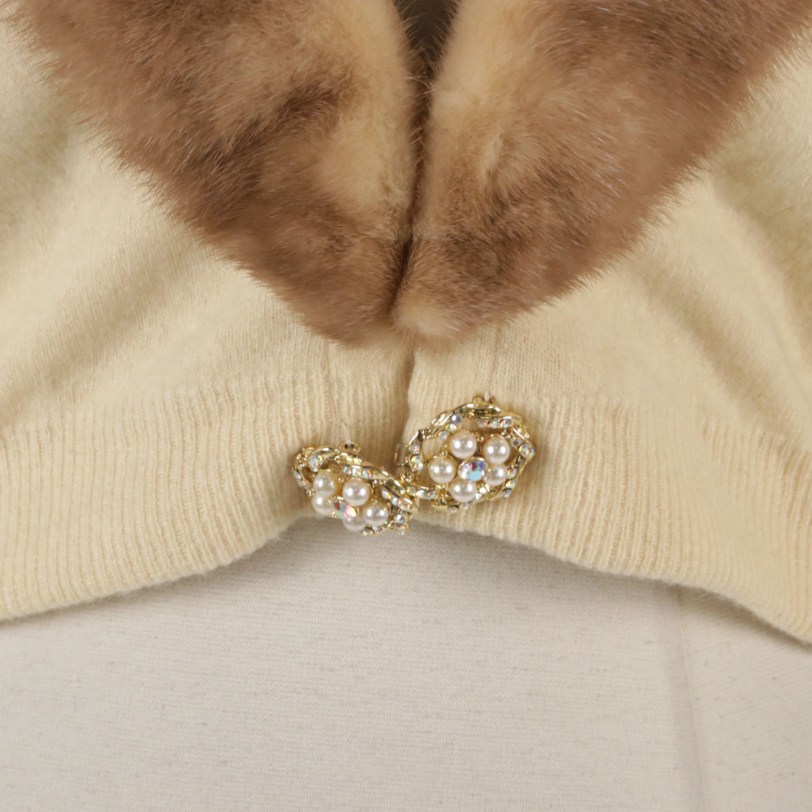 Hadley Cashmere Cardigan Sweater with Detachable Mink Fur Collar