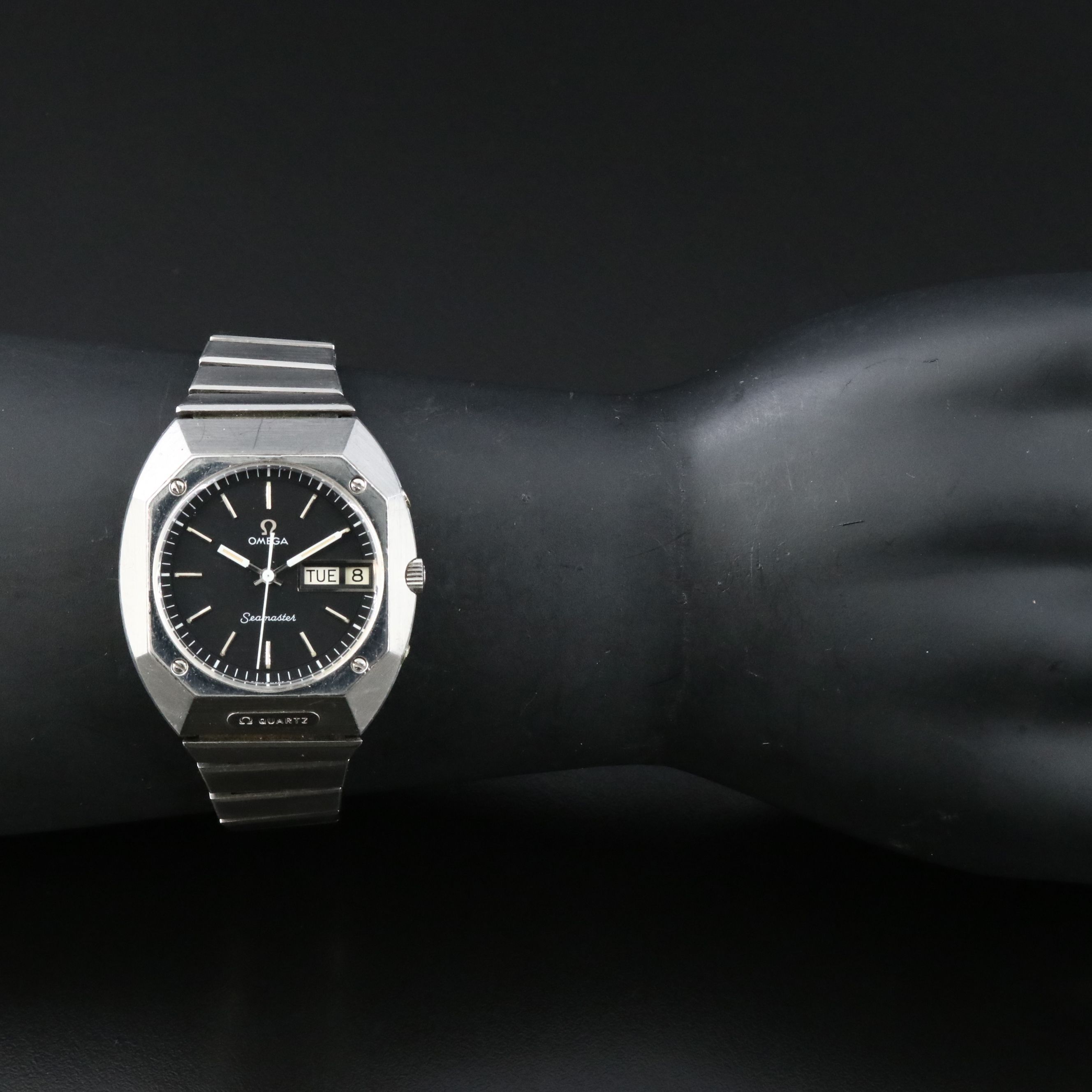 Omega Seamaster Mariner Steel Day - Date Quartz Watch Model 196.0054