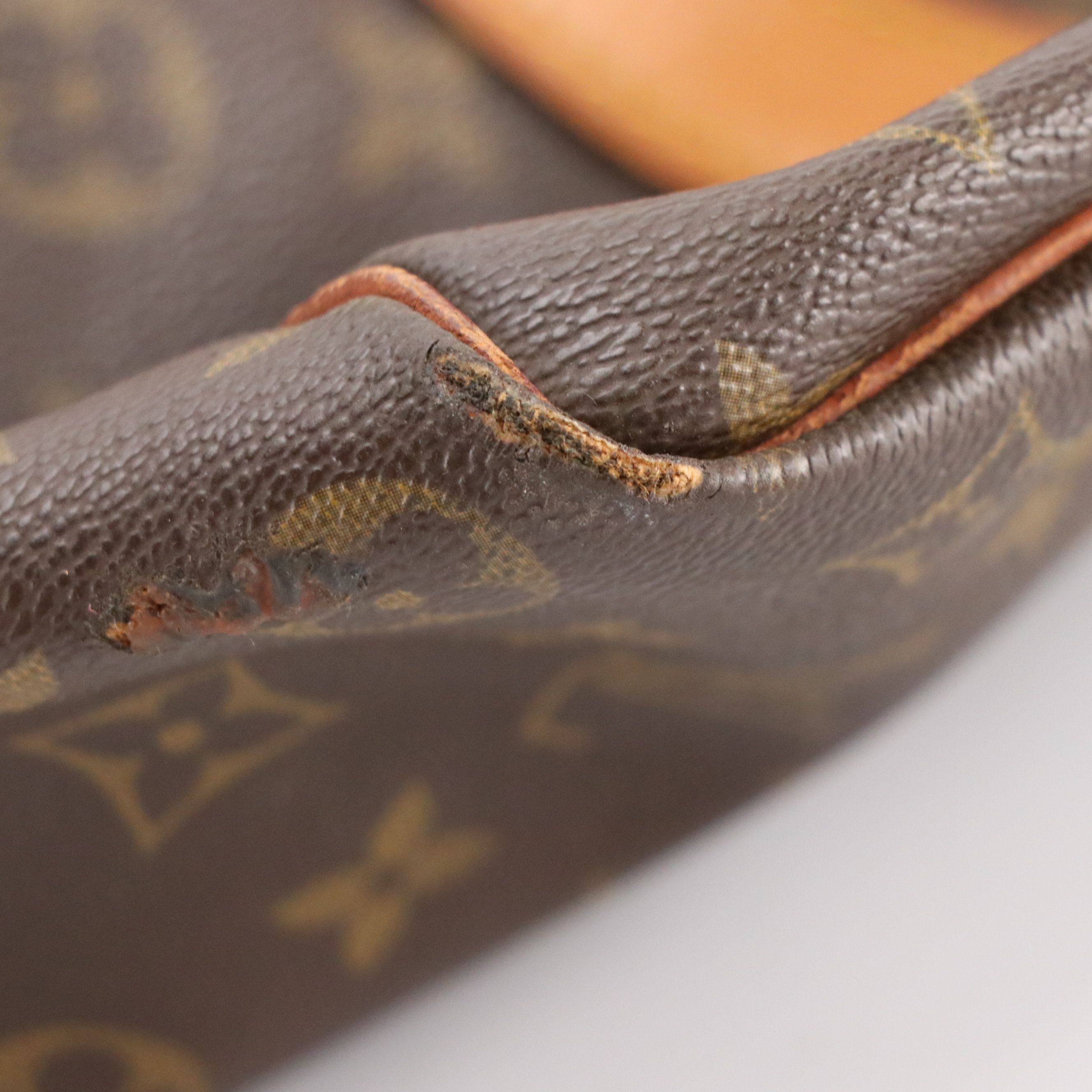 Louis Vuitton Keepall 50 Bandoulière Bag in Monogram Canvas and Vachetta Leather