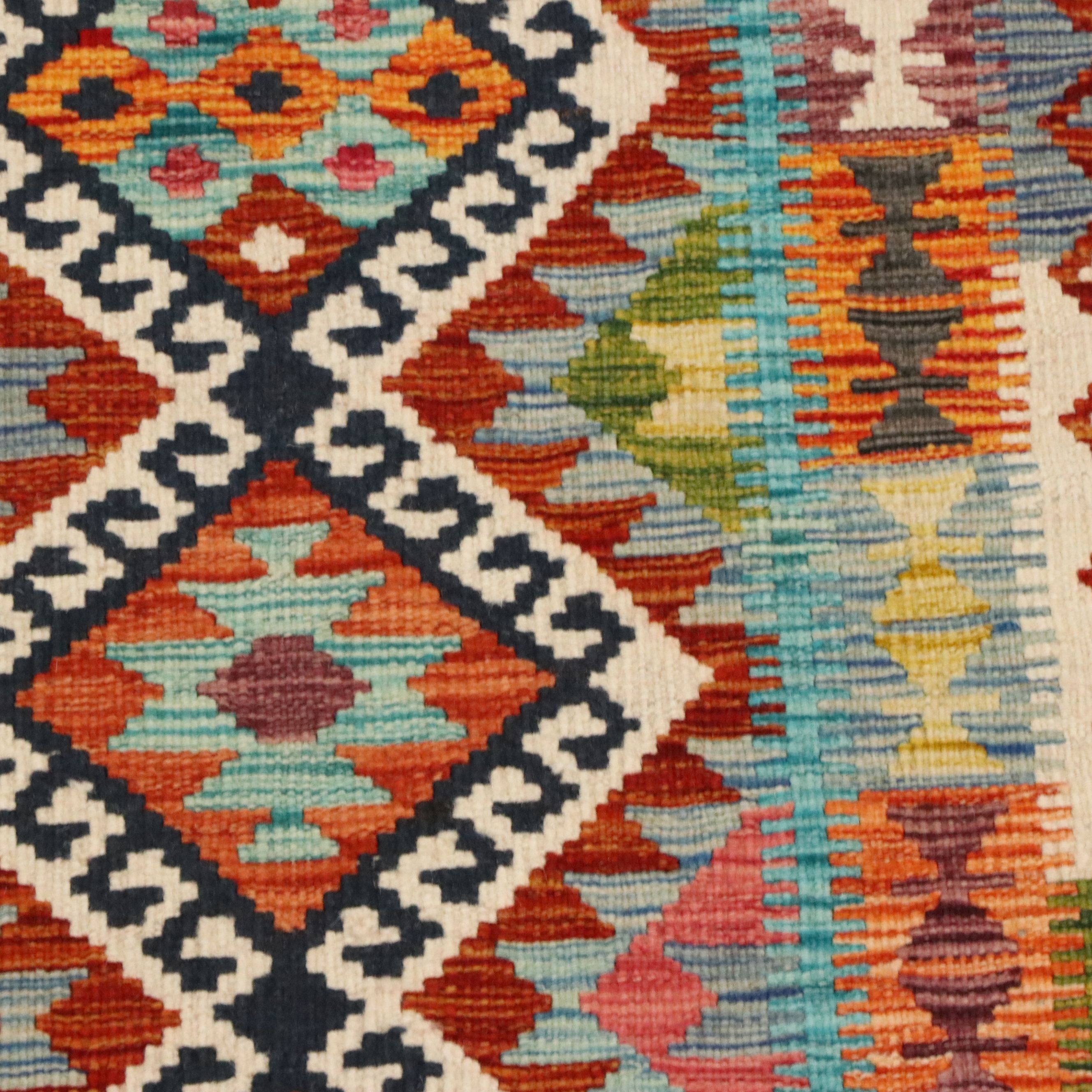 2'8 x 15'7 Handwoven Pakistani Kilim Carpet Runner