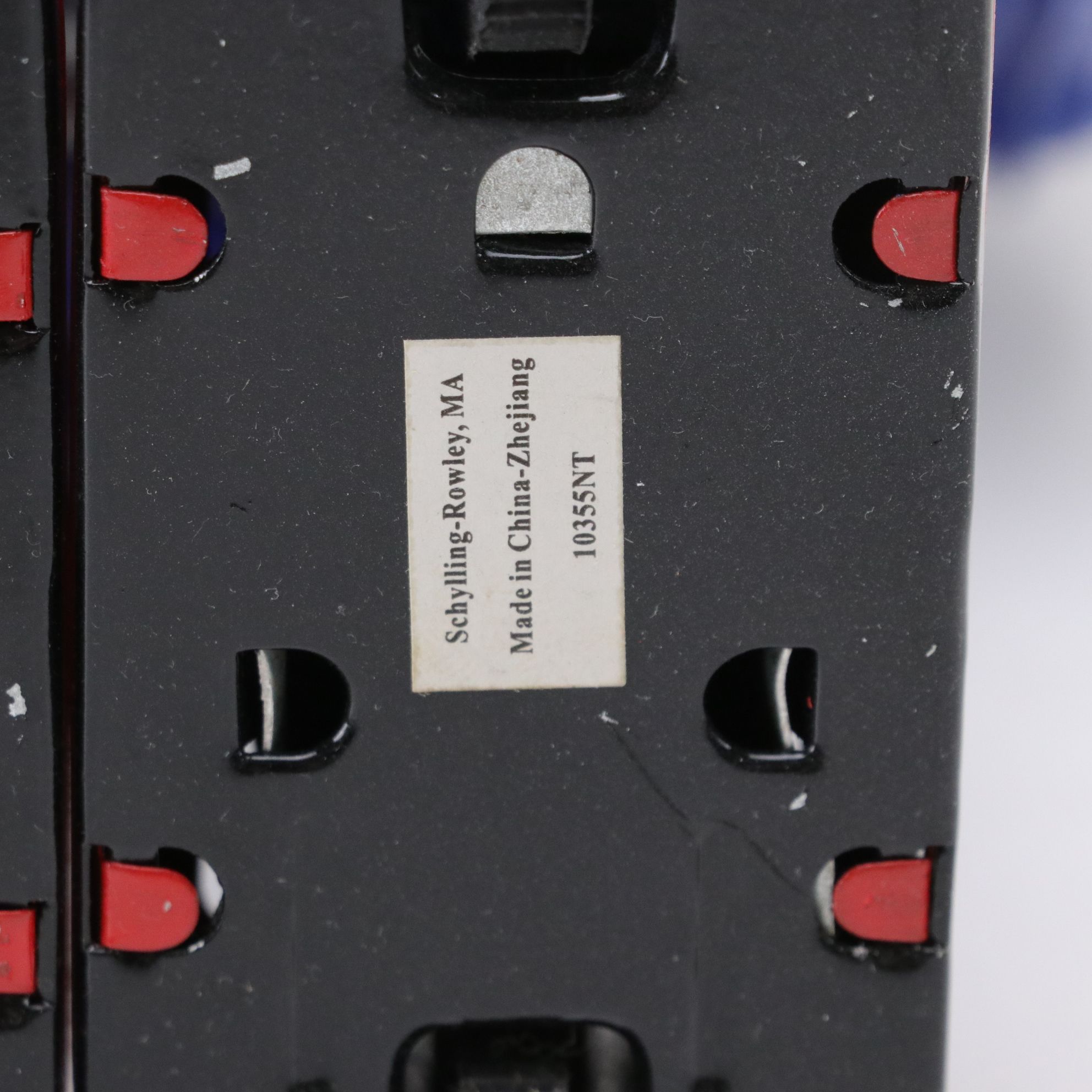 "Smoking Spaceman" and "Robot 2008" with More Mechanical and Wind-Up Robots