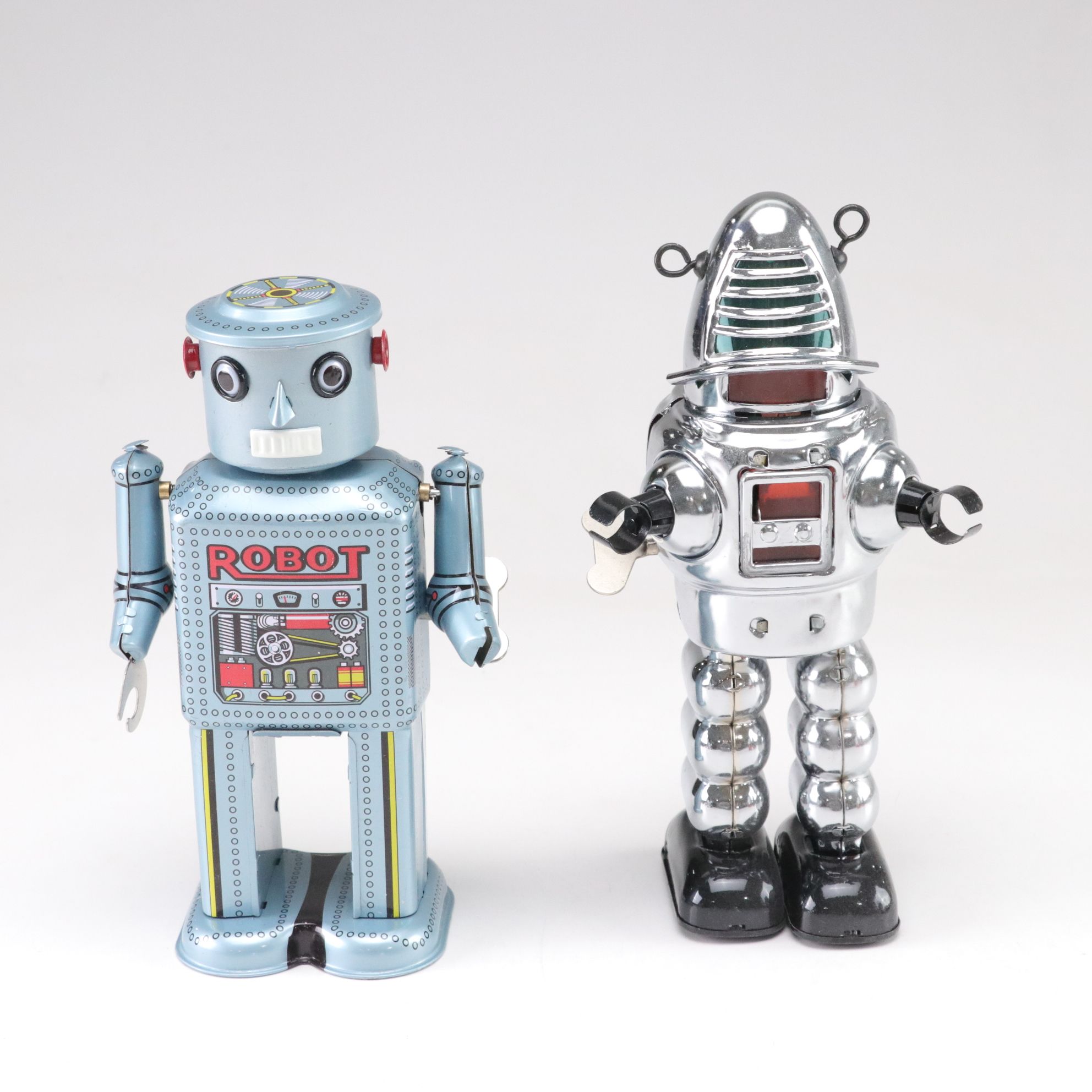 "Smoking Spaceman" and "Robot 2008" with More Mechanical and Wind-Up Robots
