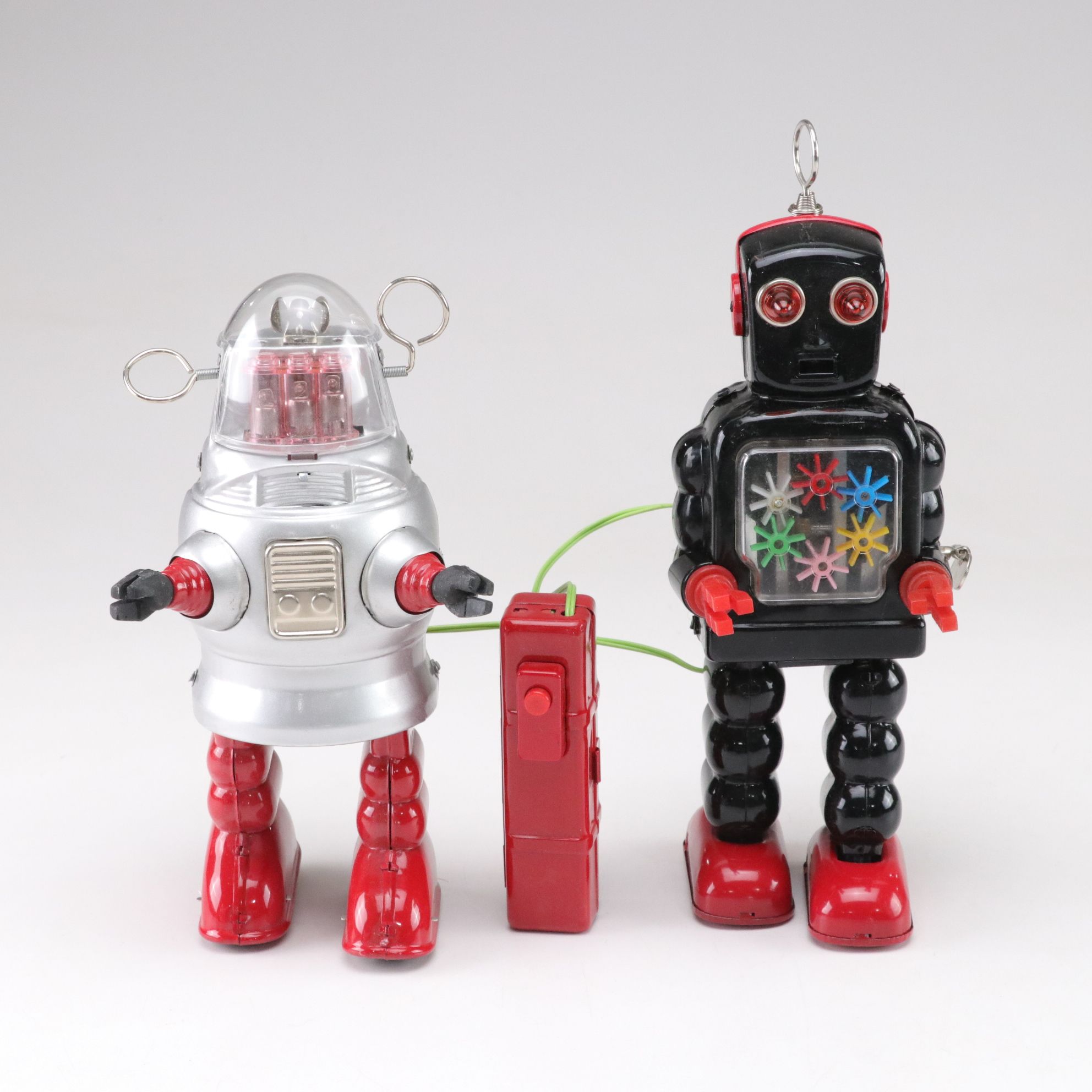 "Smoking Spaceman" and "Robot 2008" with More Mechanical and Wind-Up Robots