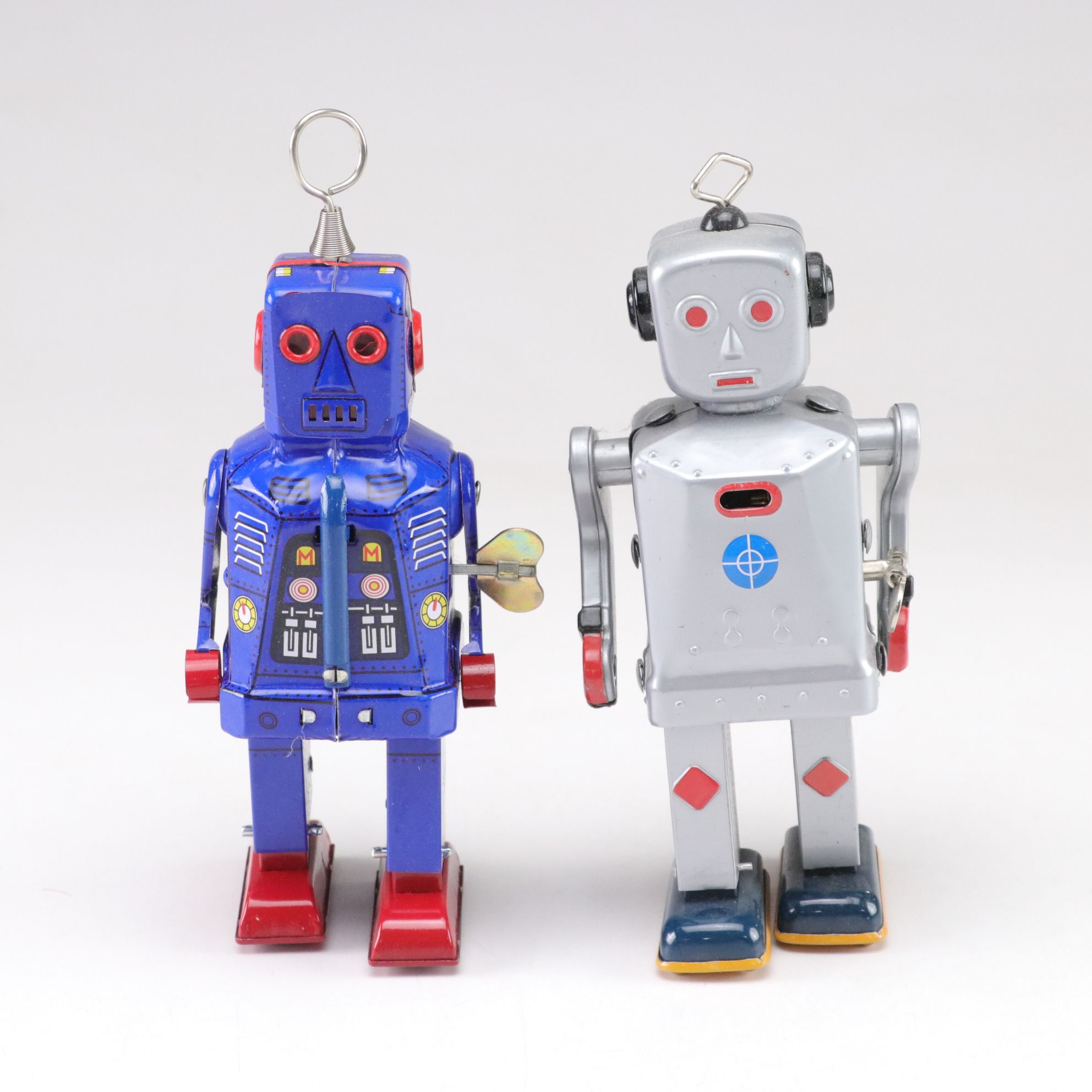 "Smoking Spaceman" and "Robot 2008" with More Mechanical and Wind-Up Robots