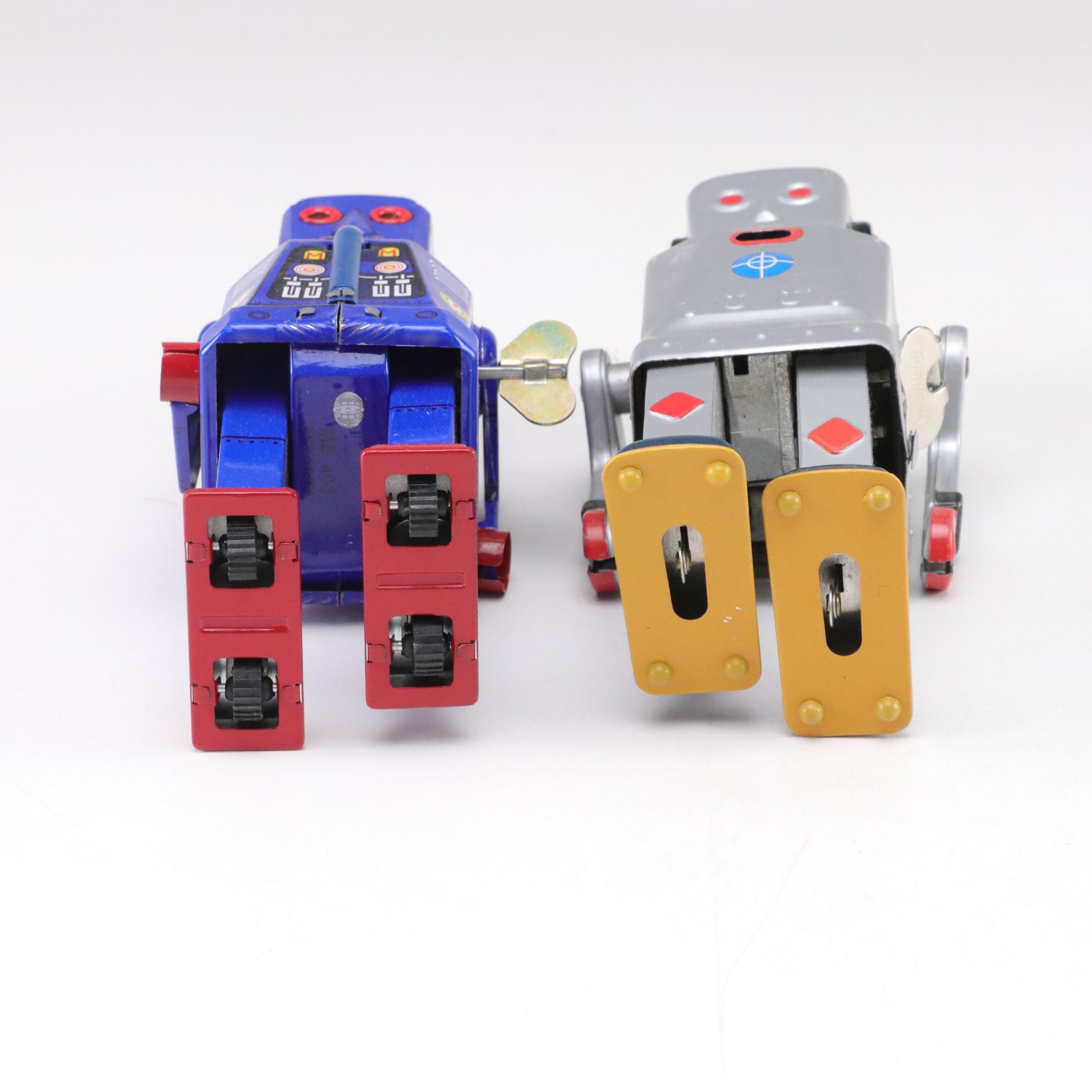 "Smoking Spaceman" and "Robot 2008" with More Mechanical and Wind-Up Robots