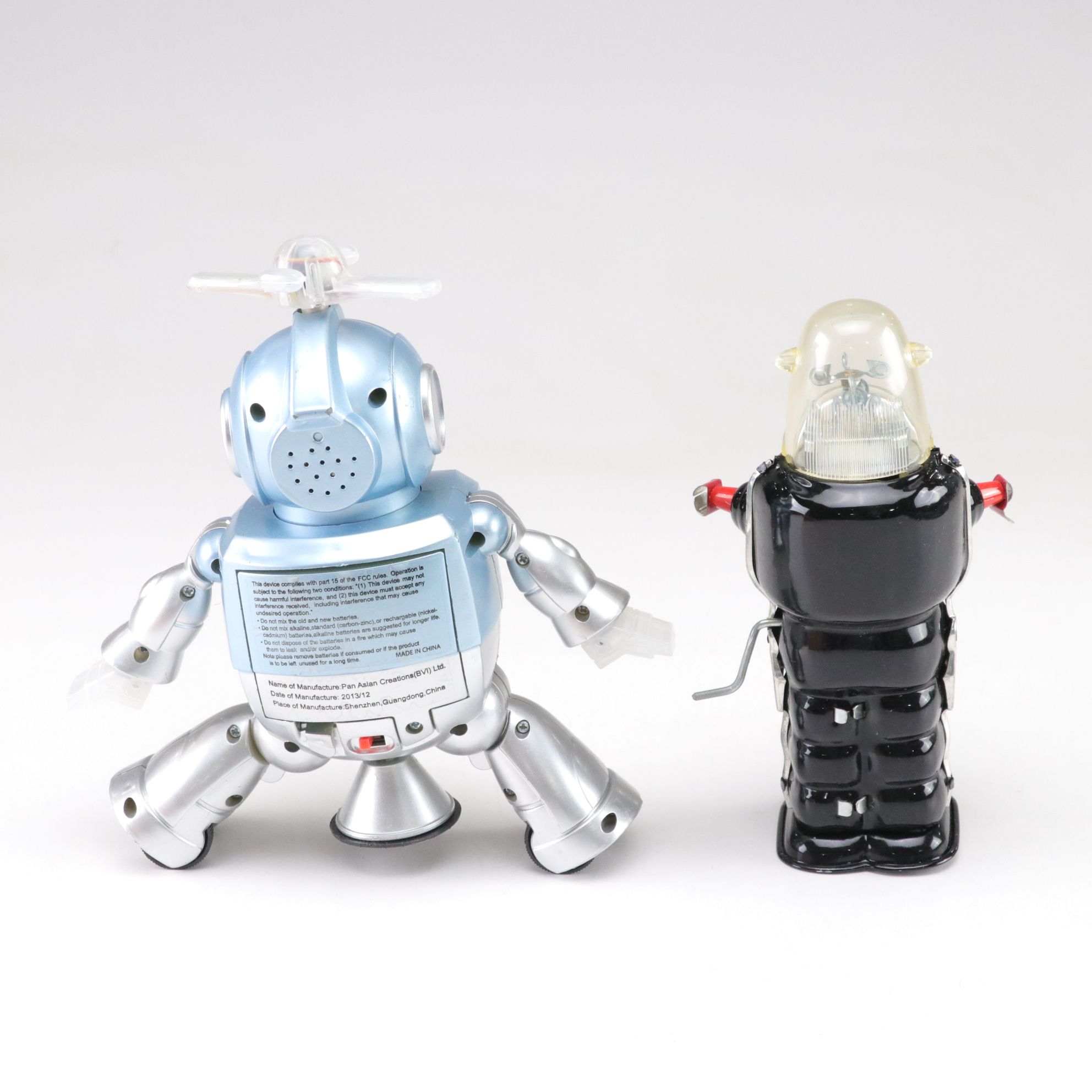 "Smoking Spaceman" and "Robot 2008" with More Mechanical and Wind-Up Robots