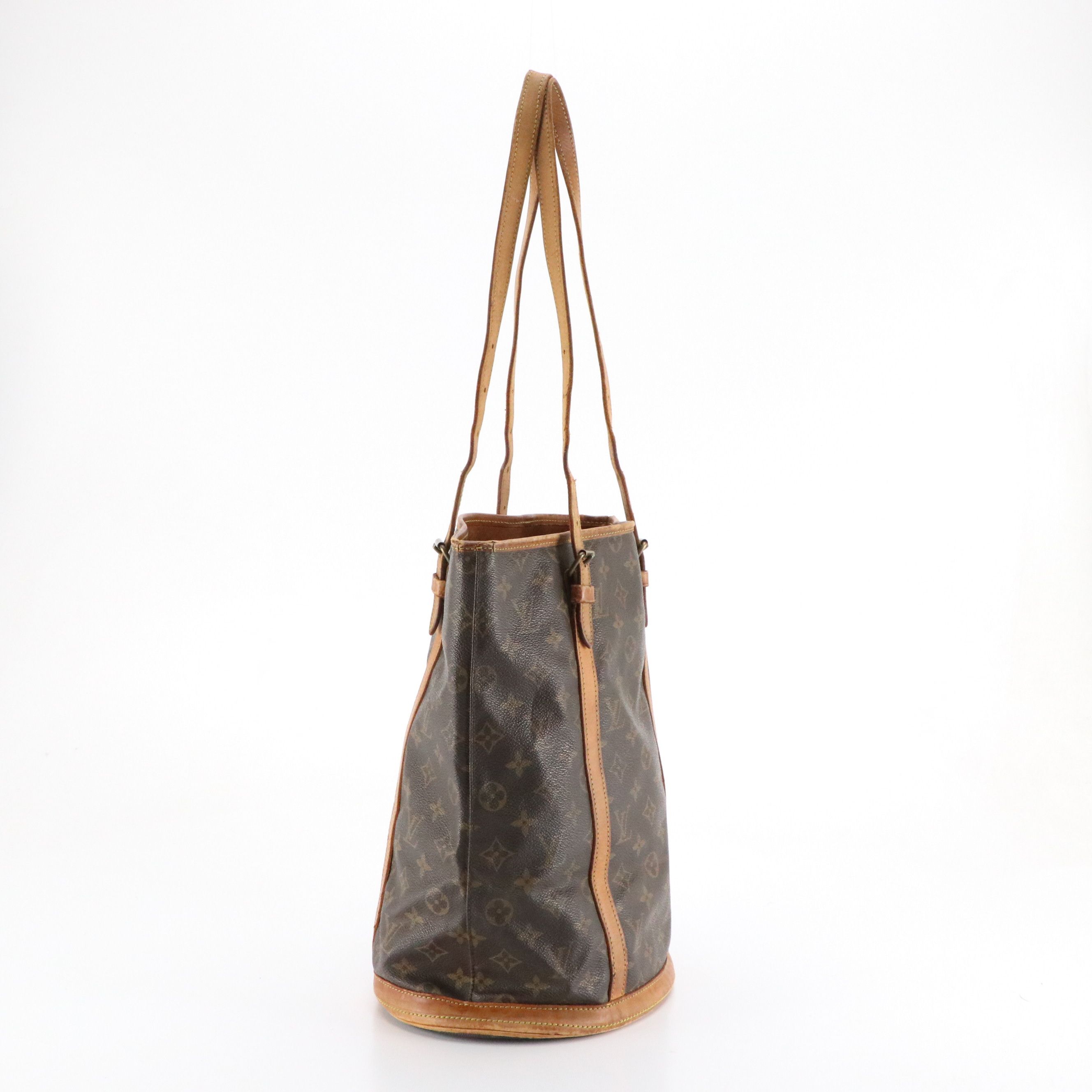 Louis Vuitton Bucket Bag GM in Monogram Canvas and Vachetta Leather