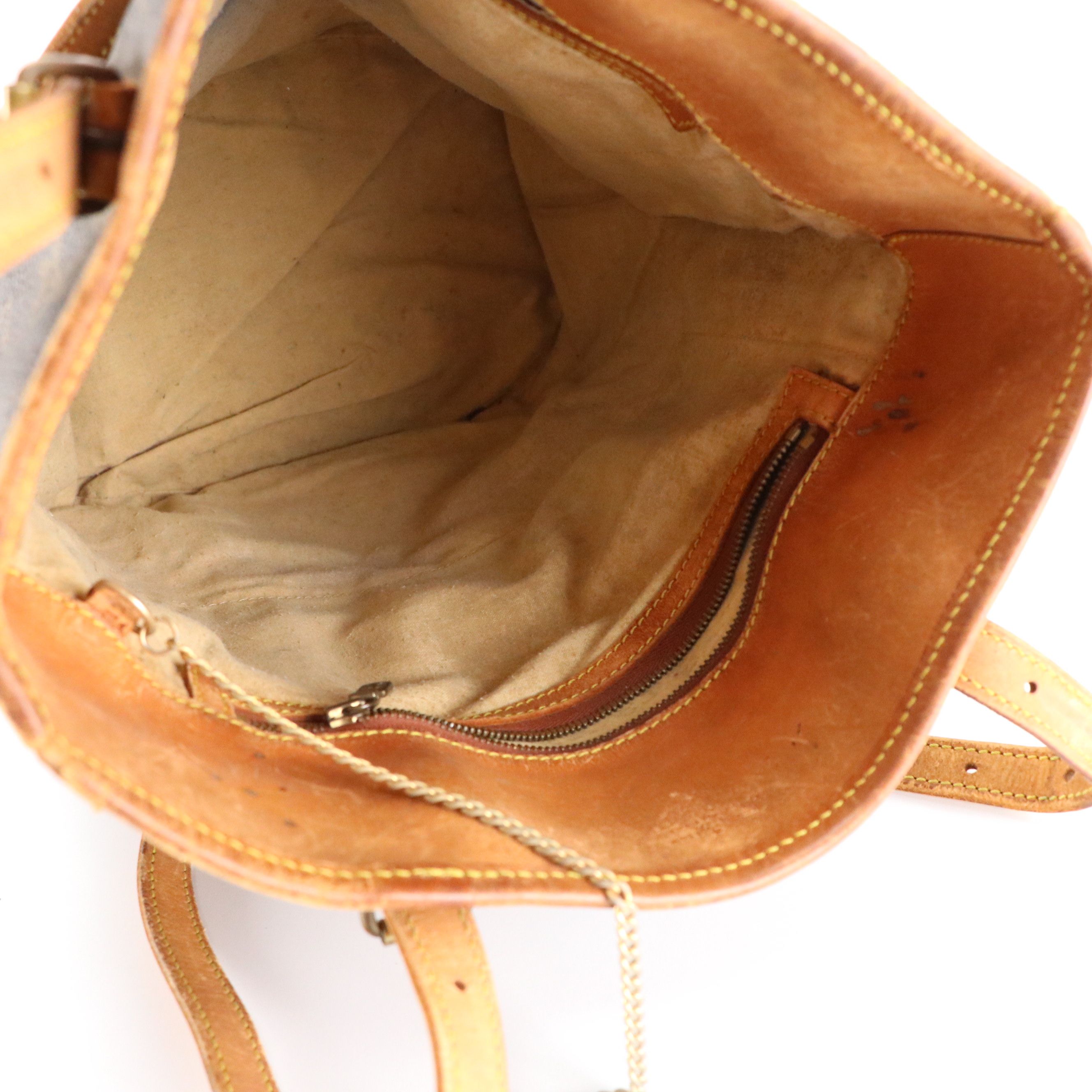 Louis Vuitton Bucket Bag GM in Monogram Canvas and Vachetta Leather