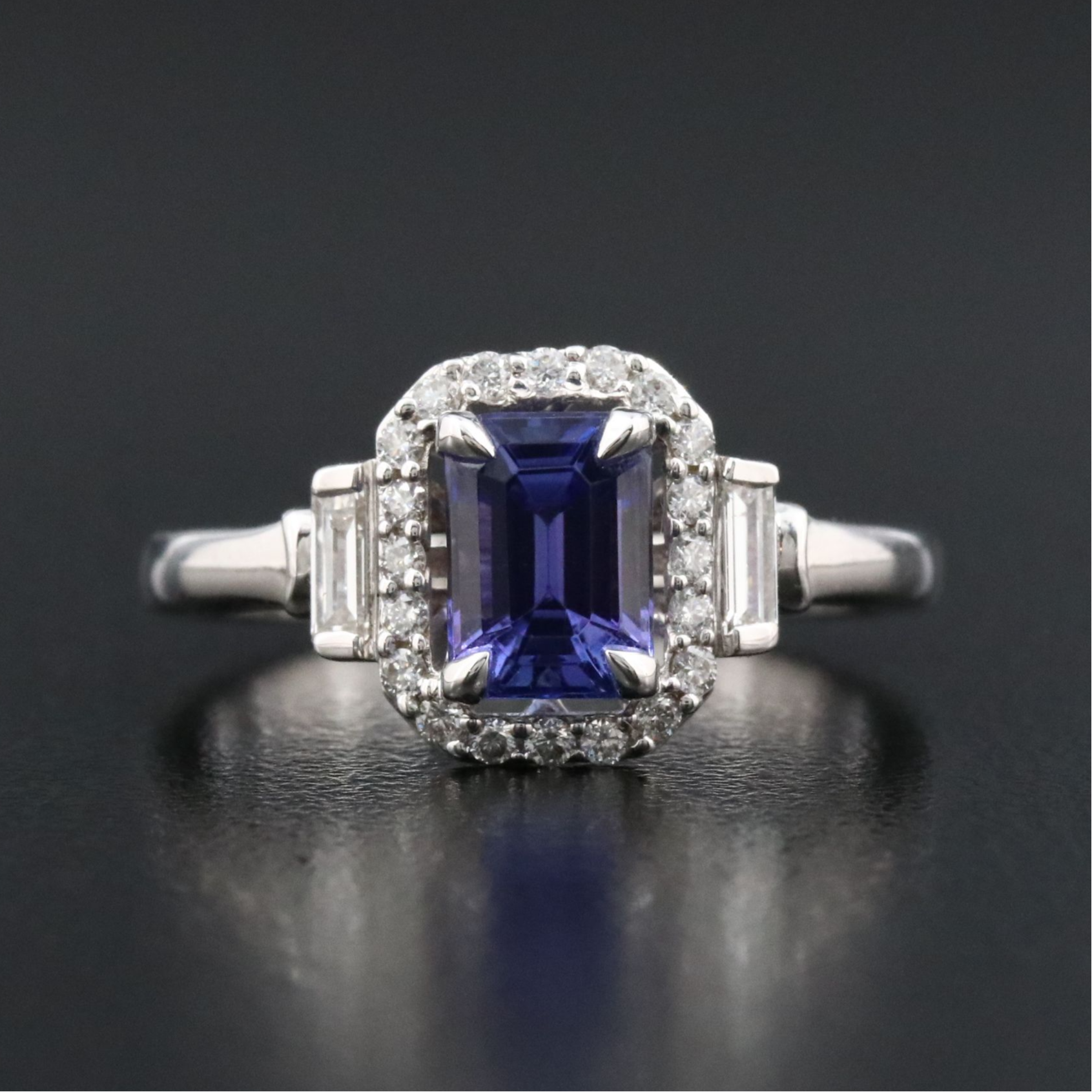 Chromia 18K 1.46 CT Tanzanite and Diamond Ring