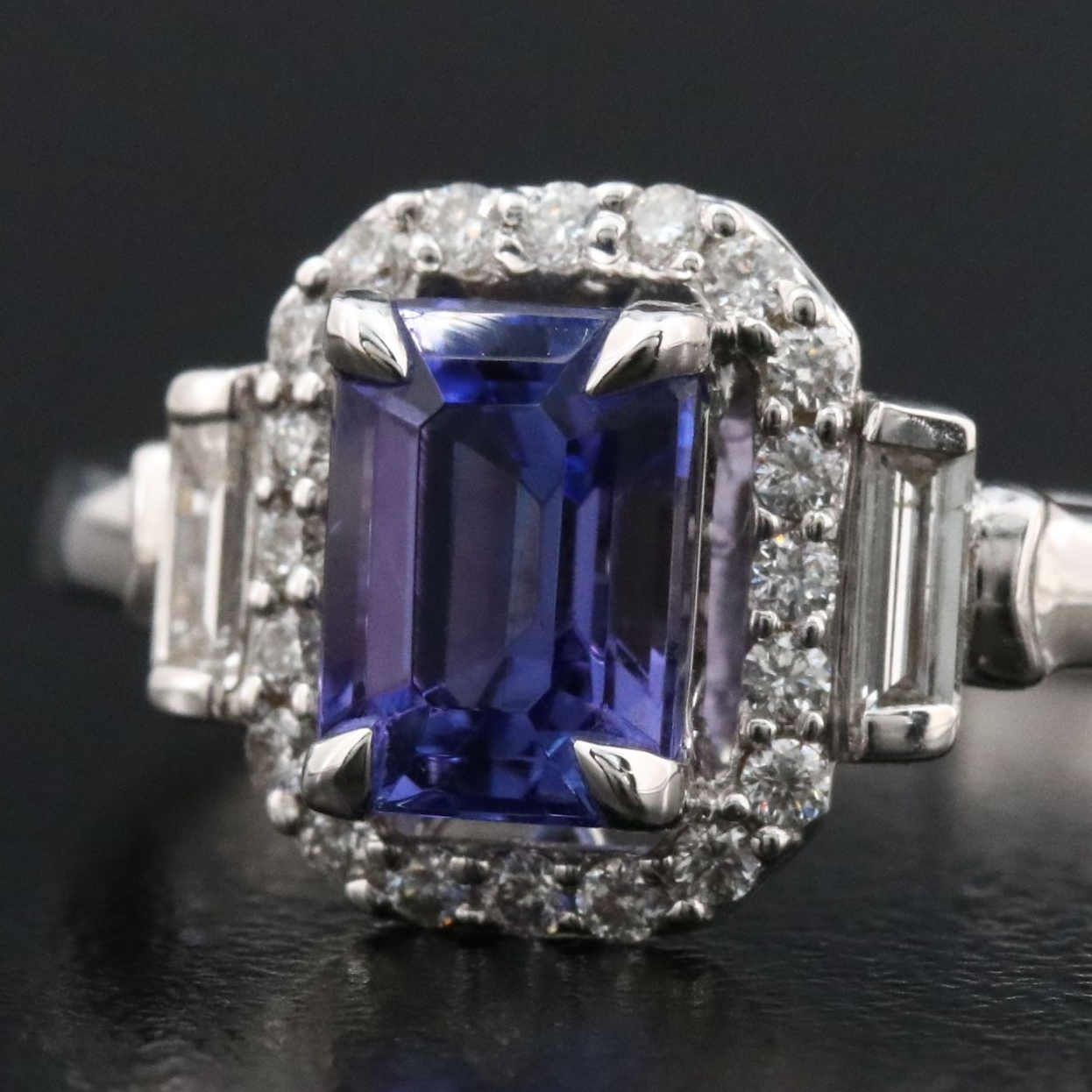 Chromia 18K 1.46 CT Tanzanite and Diamond Ring