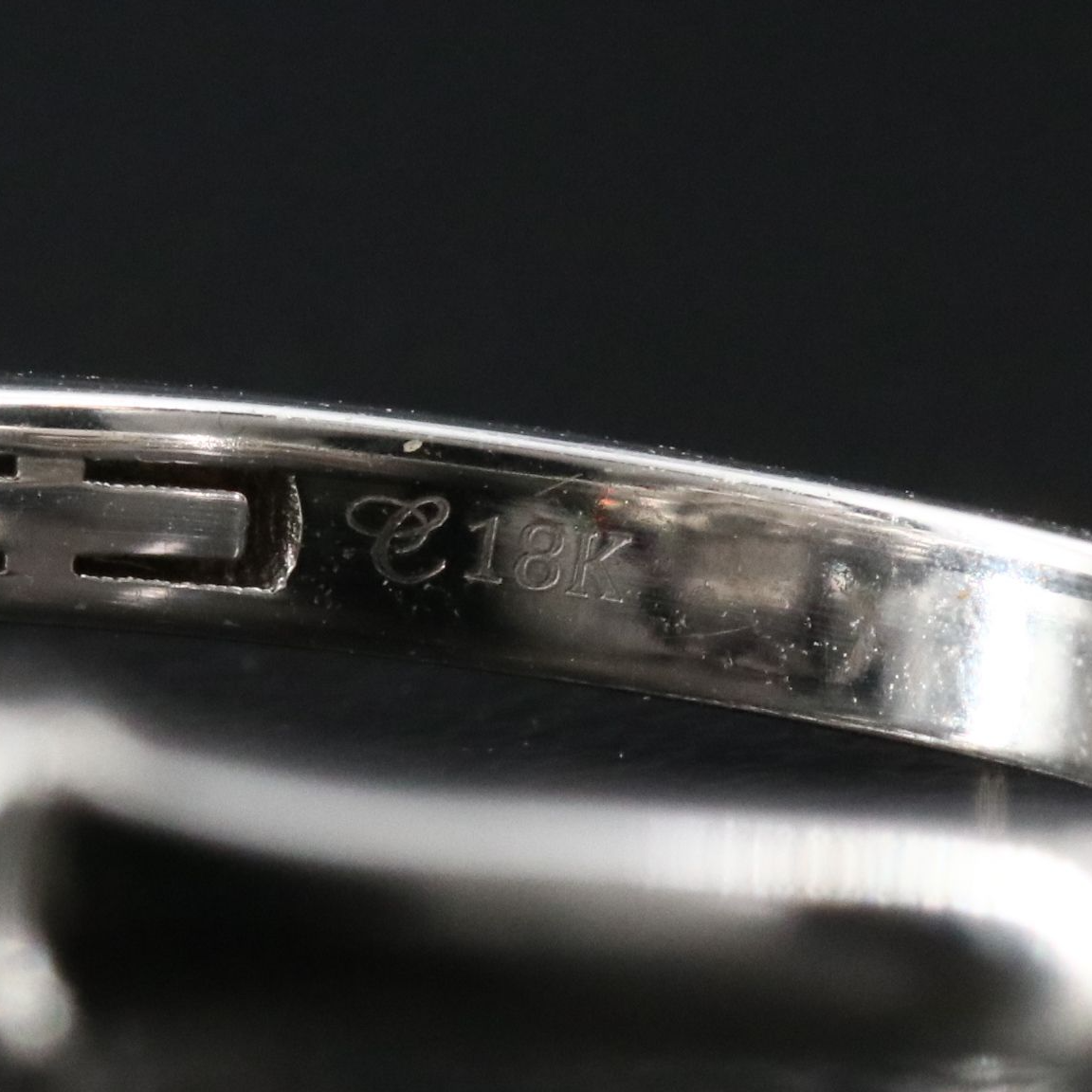 Chromia 18K 1.46 CT Tanzanite and Diamond Ring