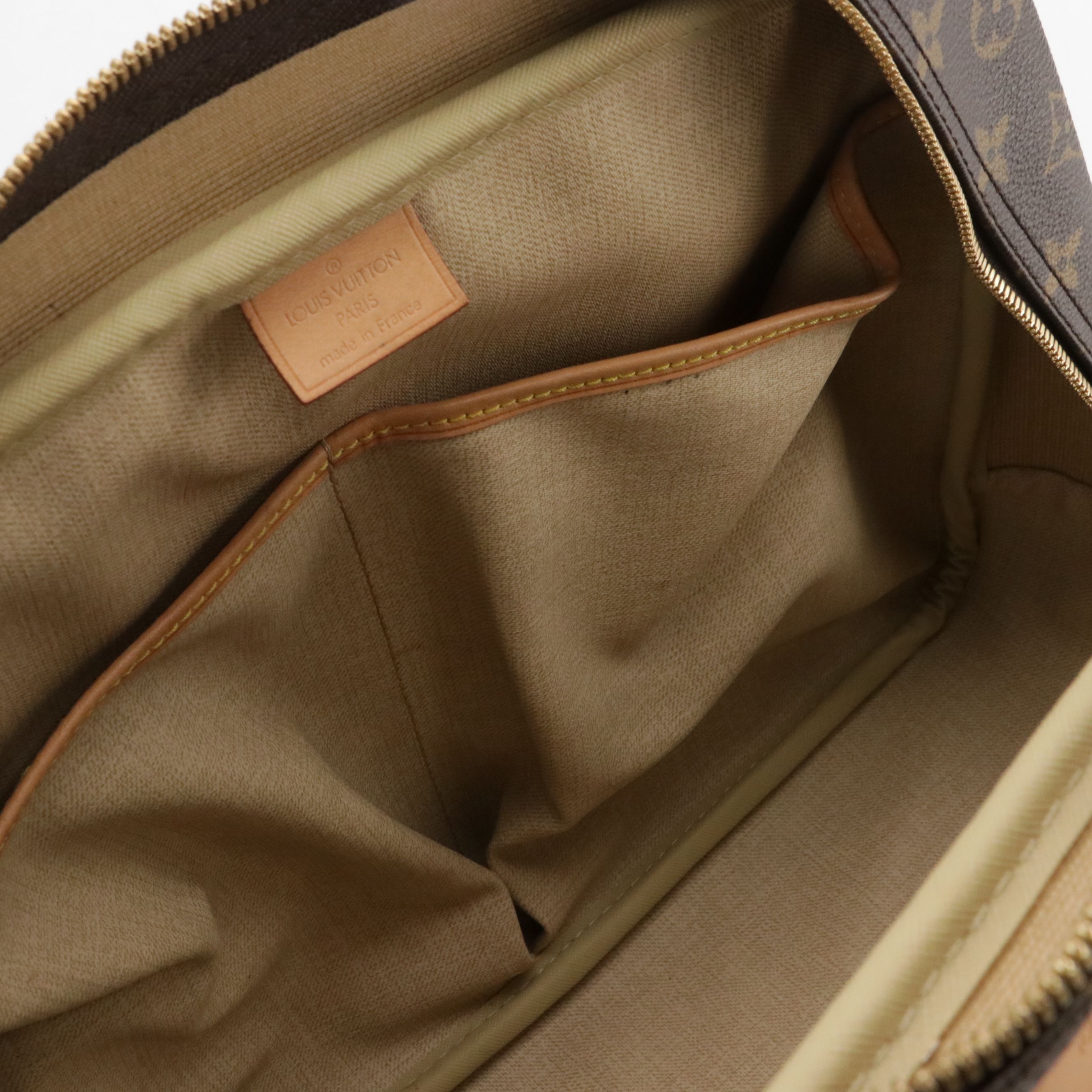 Louis Vuitton Deauville Handbag in Monogram Canvas and Vachetta Leather