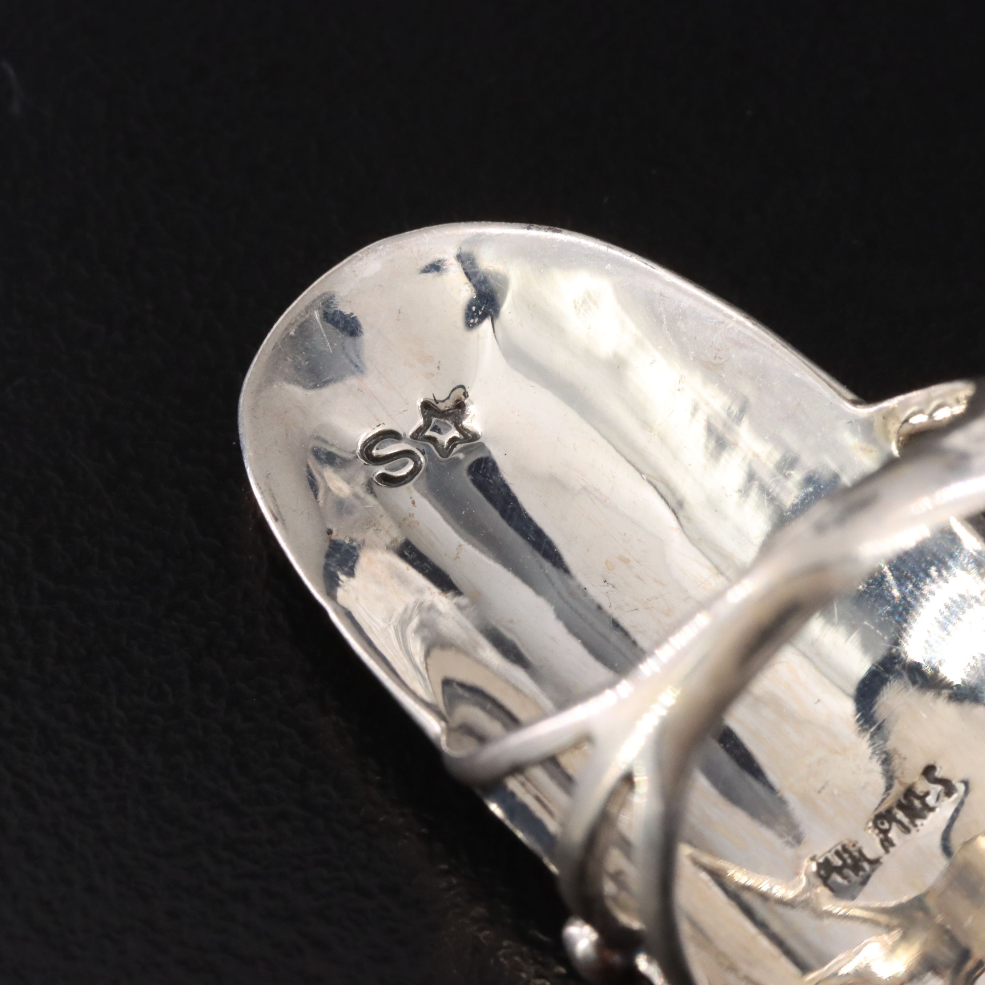 Artisan Signed Sterling Chip Stone Inlay Ring