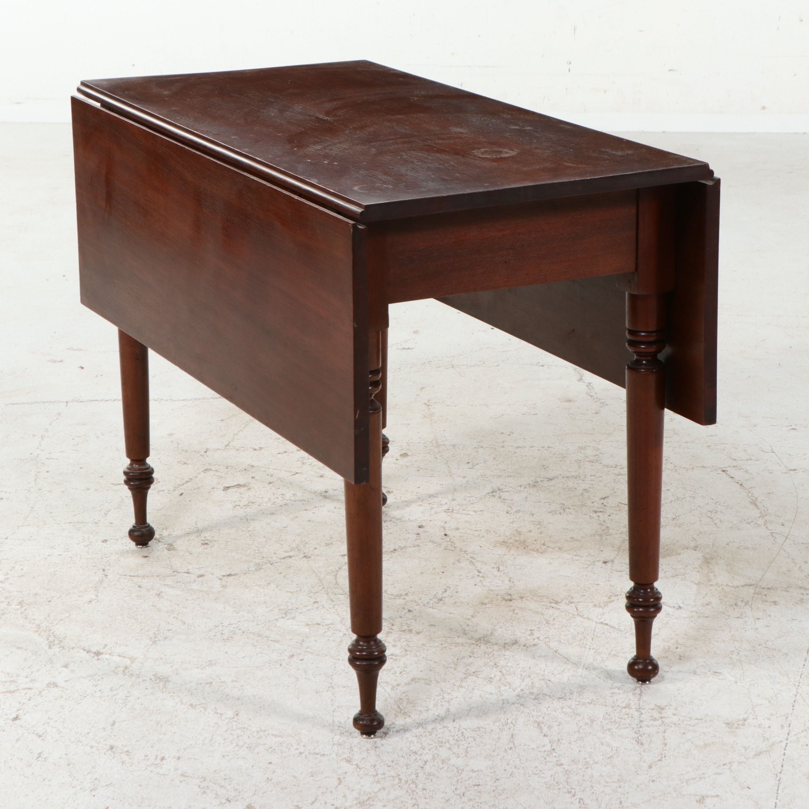 American Sheraton Style Drop-Leaf Harvest Table, 20th Century