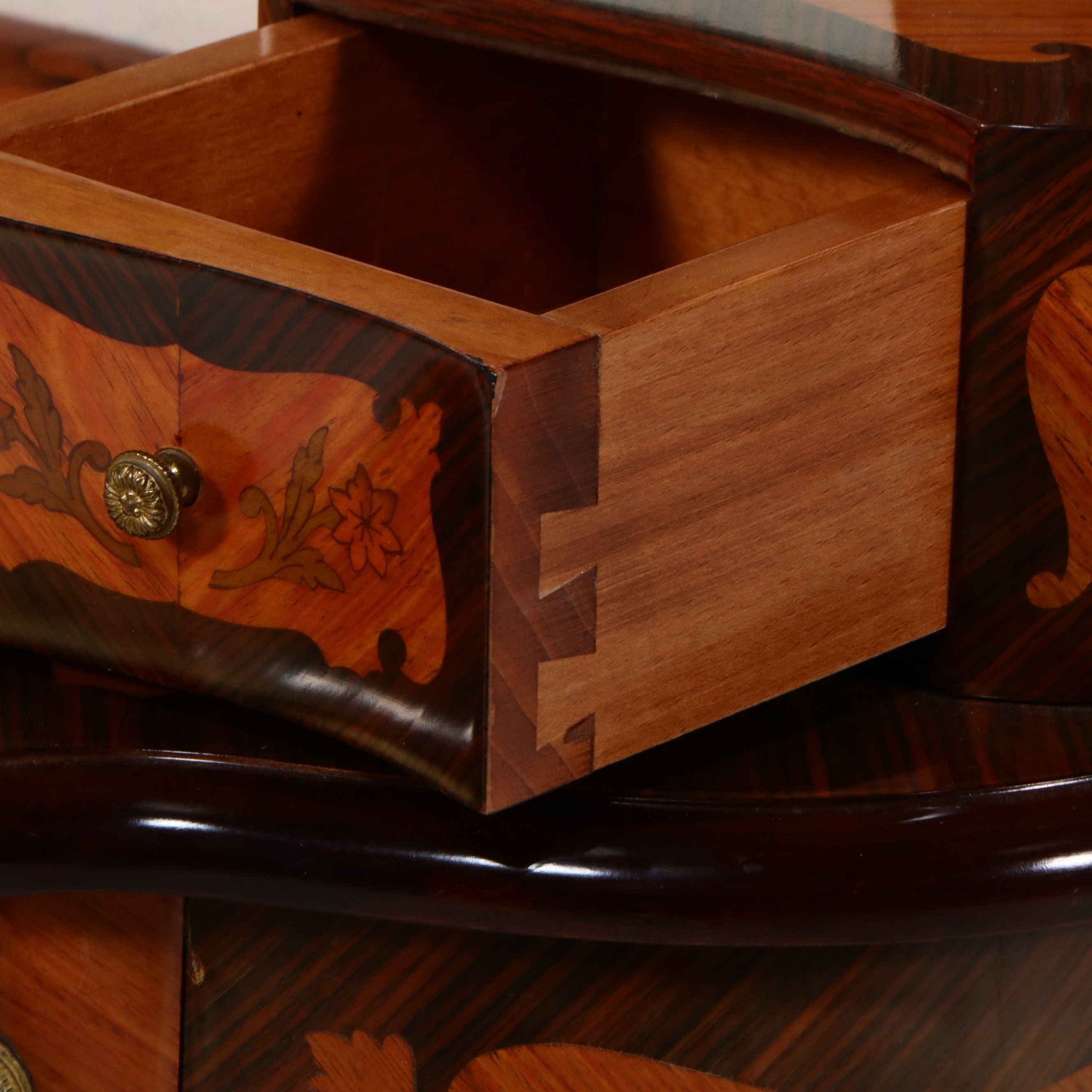 French Louis XV Style Marquetry Inlaid Vanity, Late 20th Century