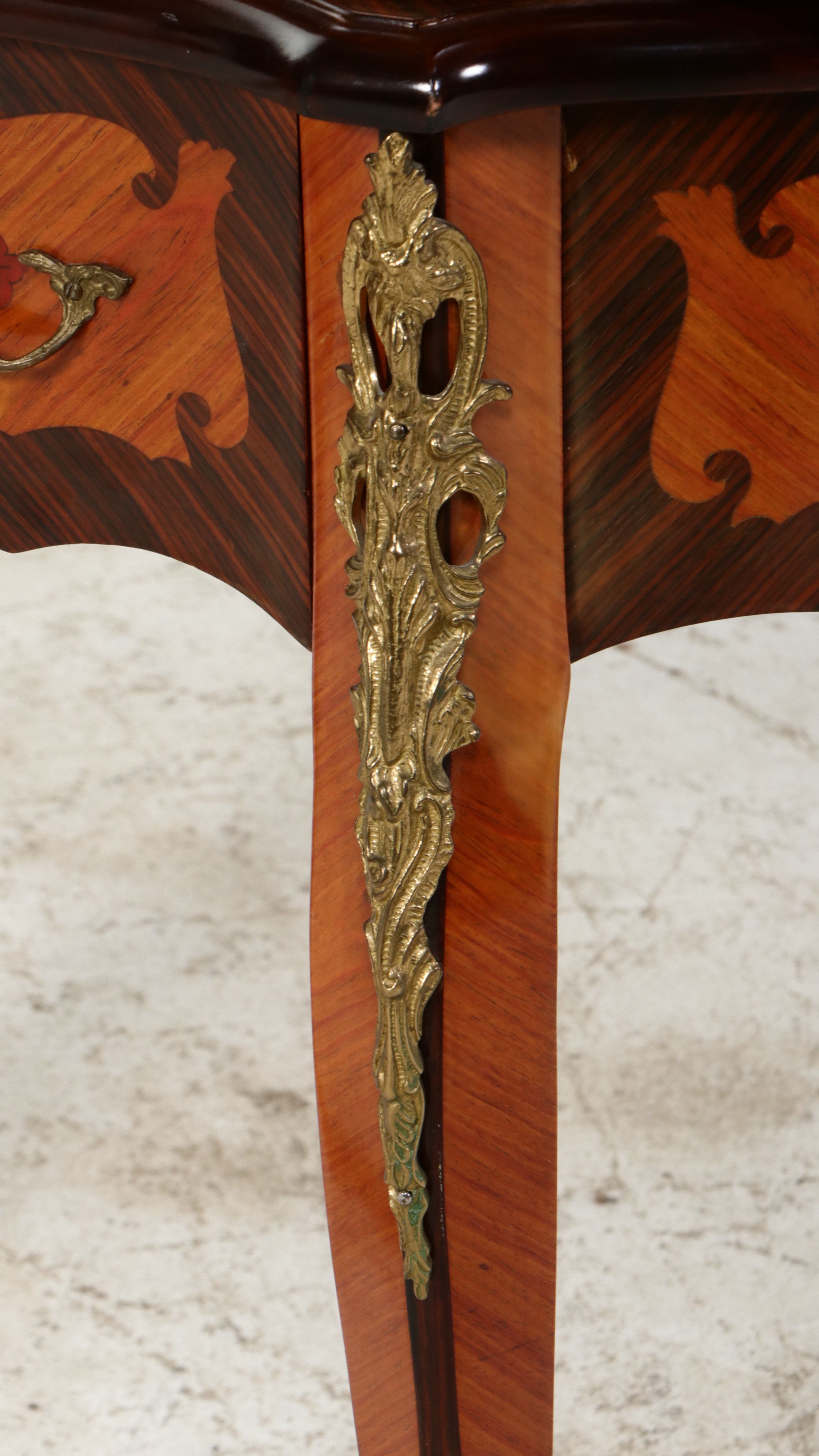 French Louis XV Style Marquetry Inlaid Vanity, Late 20th Century