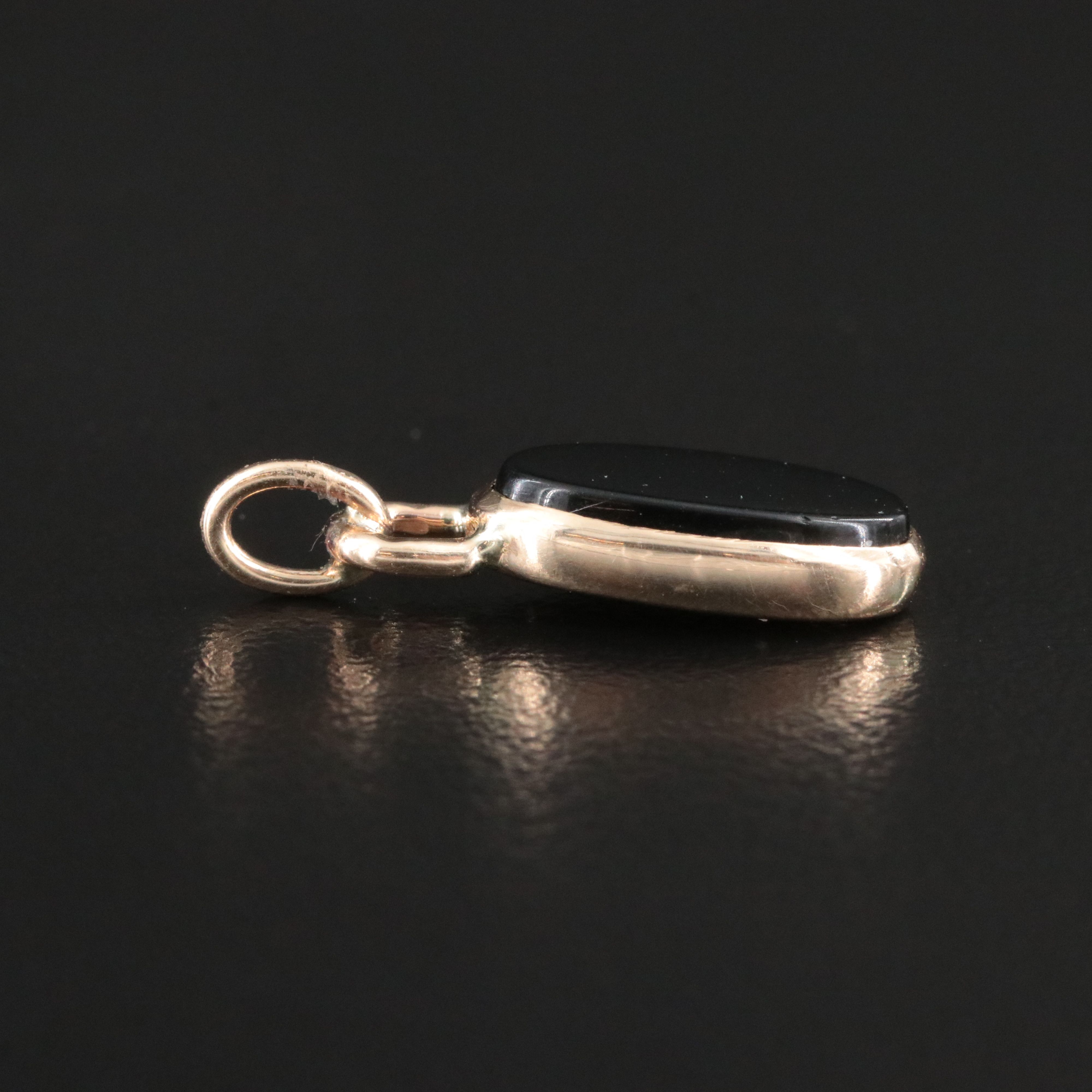 14K Black Onyx Oval Pendant