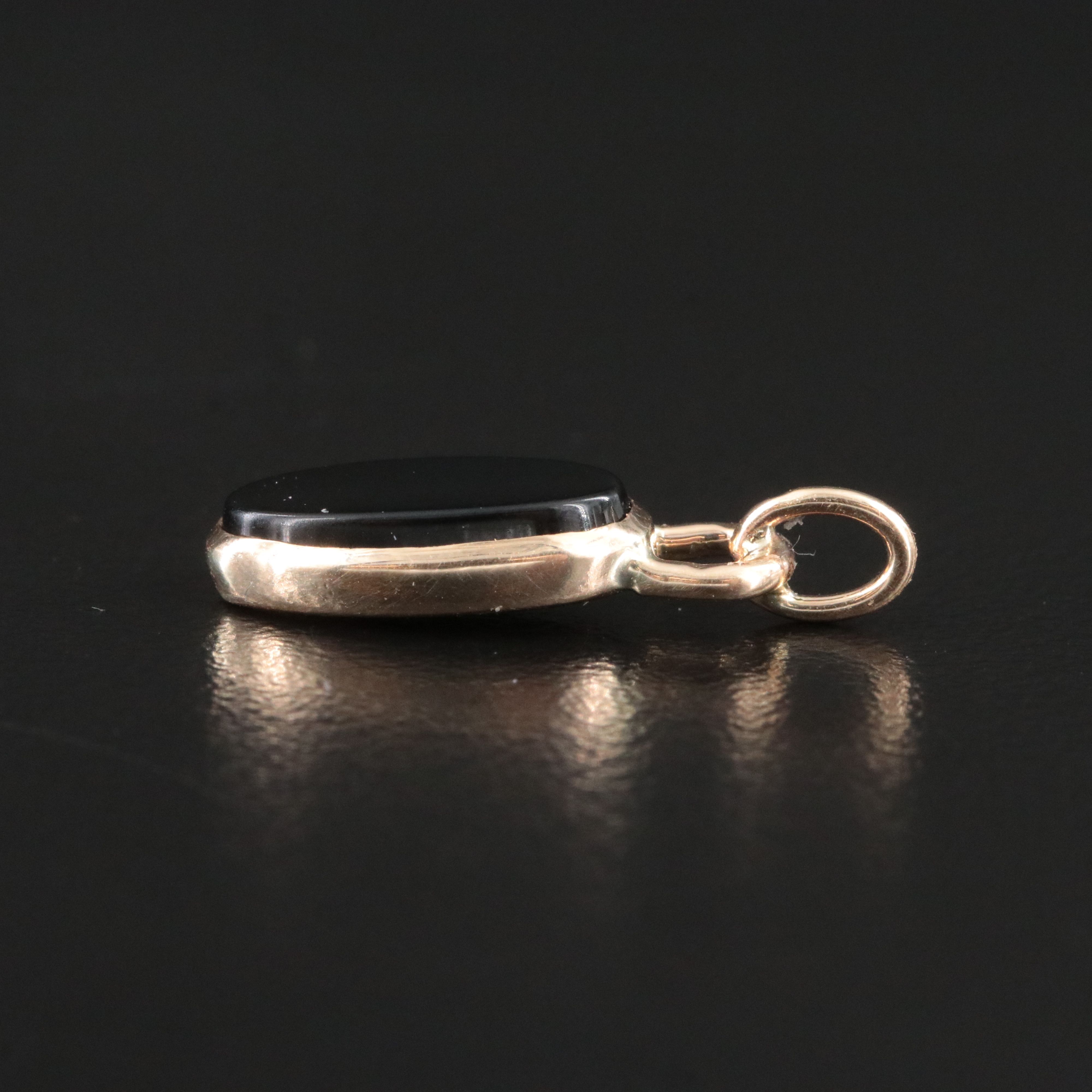 14K Black Onyx Oval Pendant