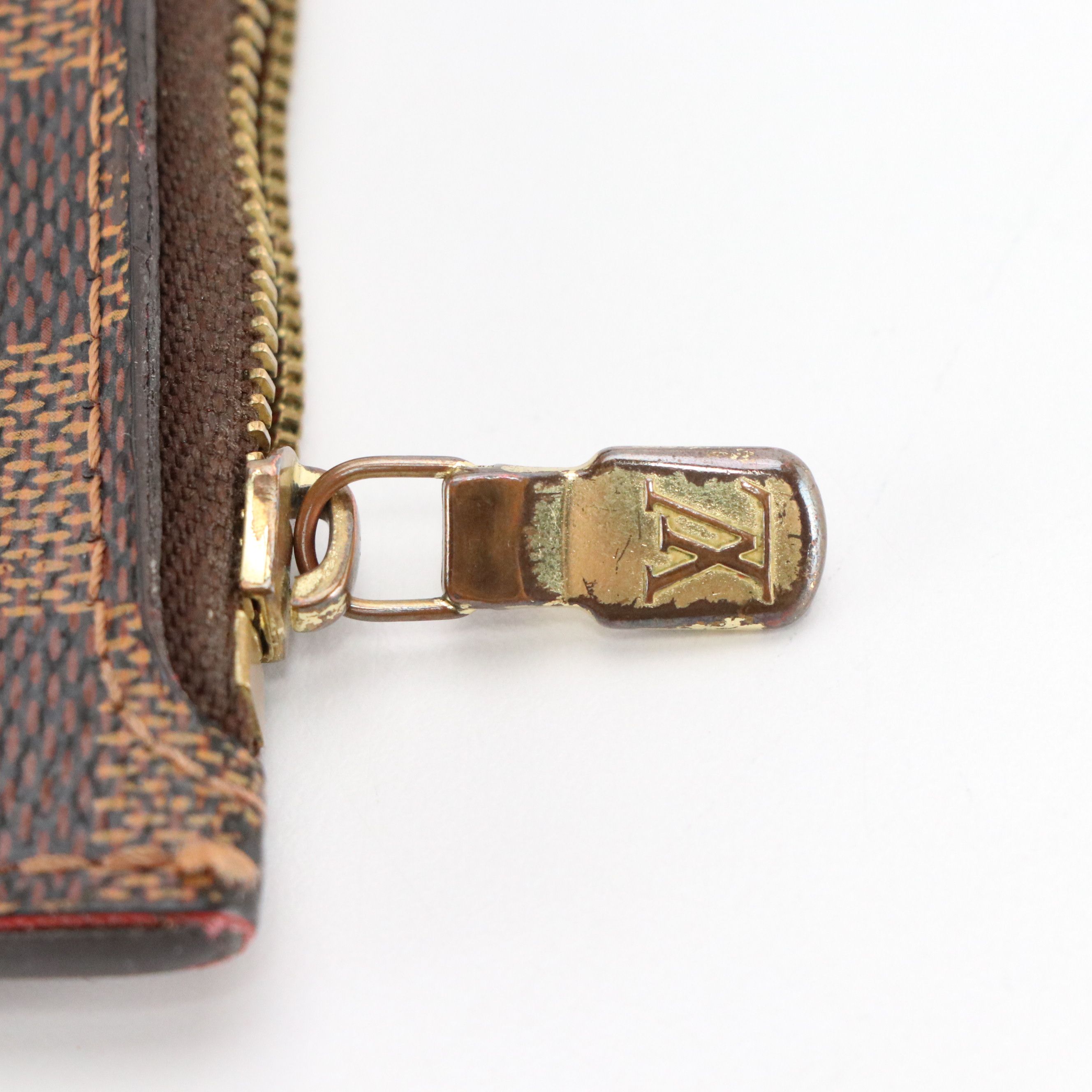 Louis Vuitton Neverfull MM/GM Pouch in Damier Ebene Canvas
