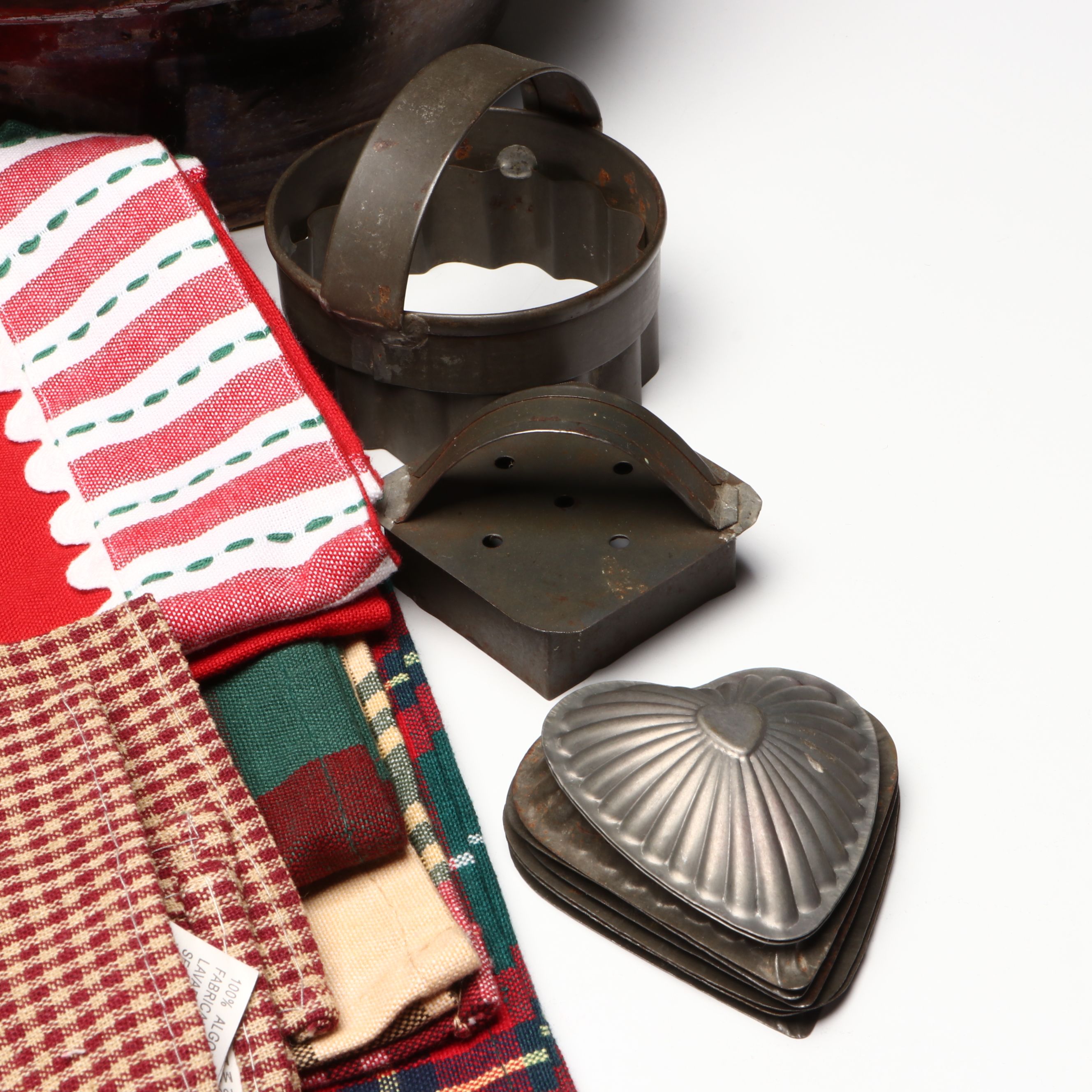 Cotton and Polyester Christmas Kitchen Towels with More Kitchenware