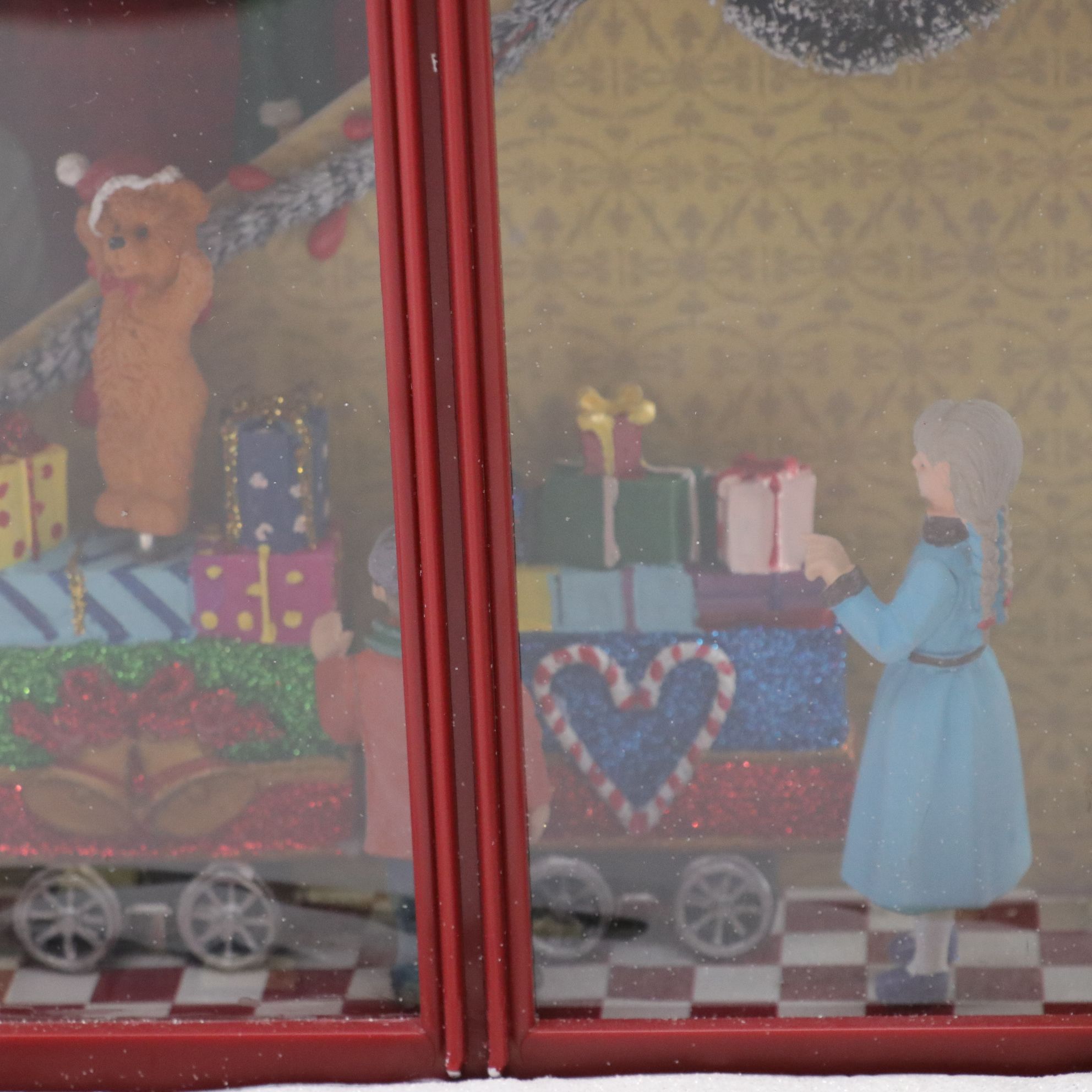 Mr. Christmas Hyde Park "Kris Kringle's Department Store" Animated Village