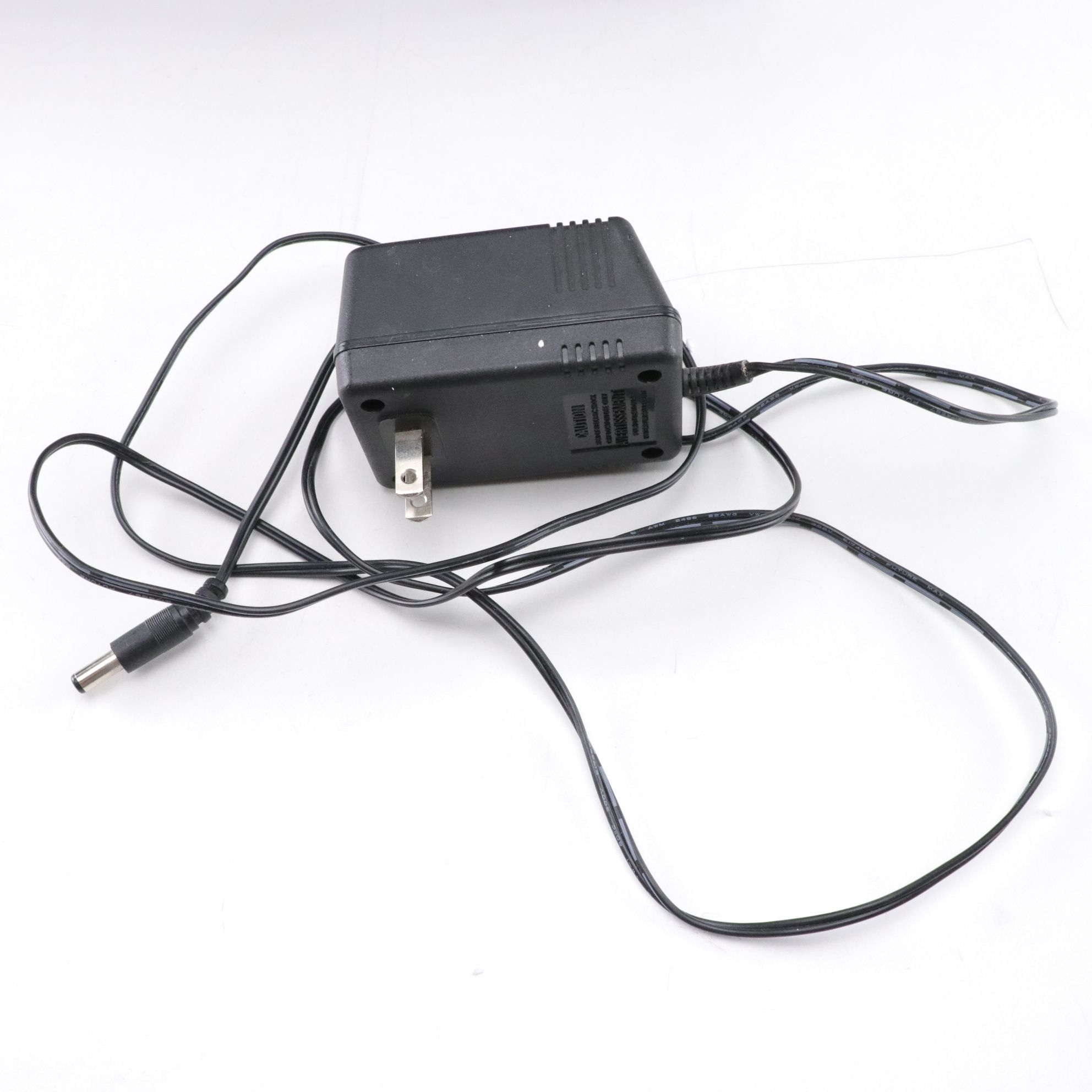 Mr. Christmas Hyde Park "Kris Kringle's Department Store" Animated Village