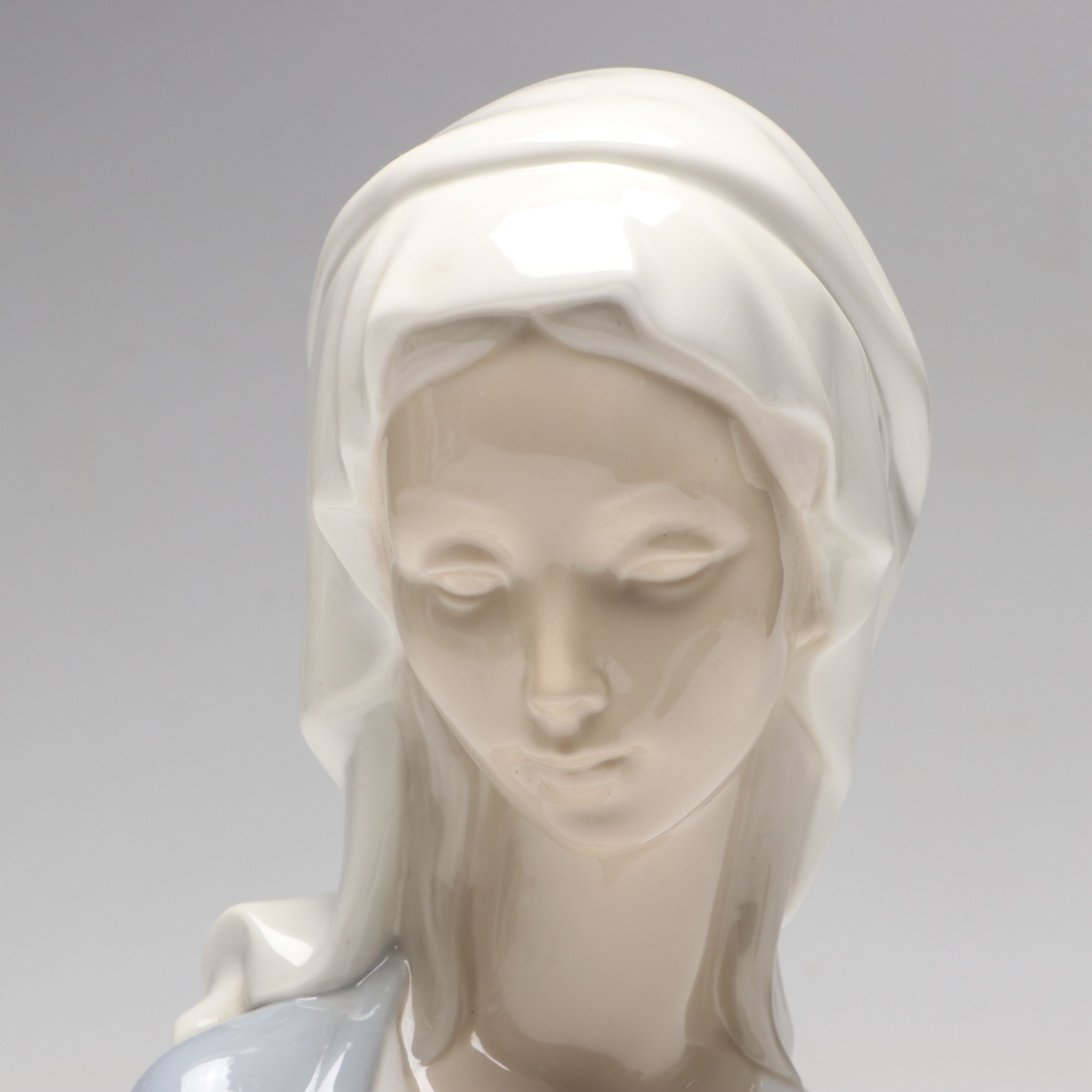 Lladró "Madonna Head" Porcelain Figurine Designed by Vincente Martinez